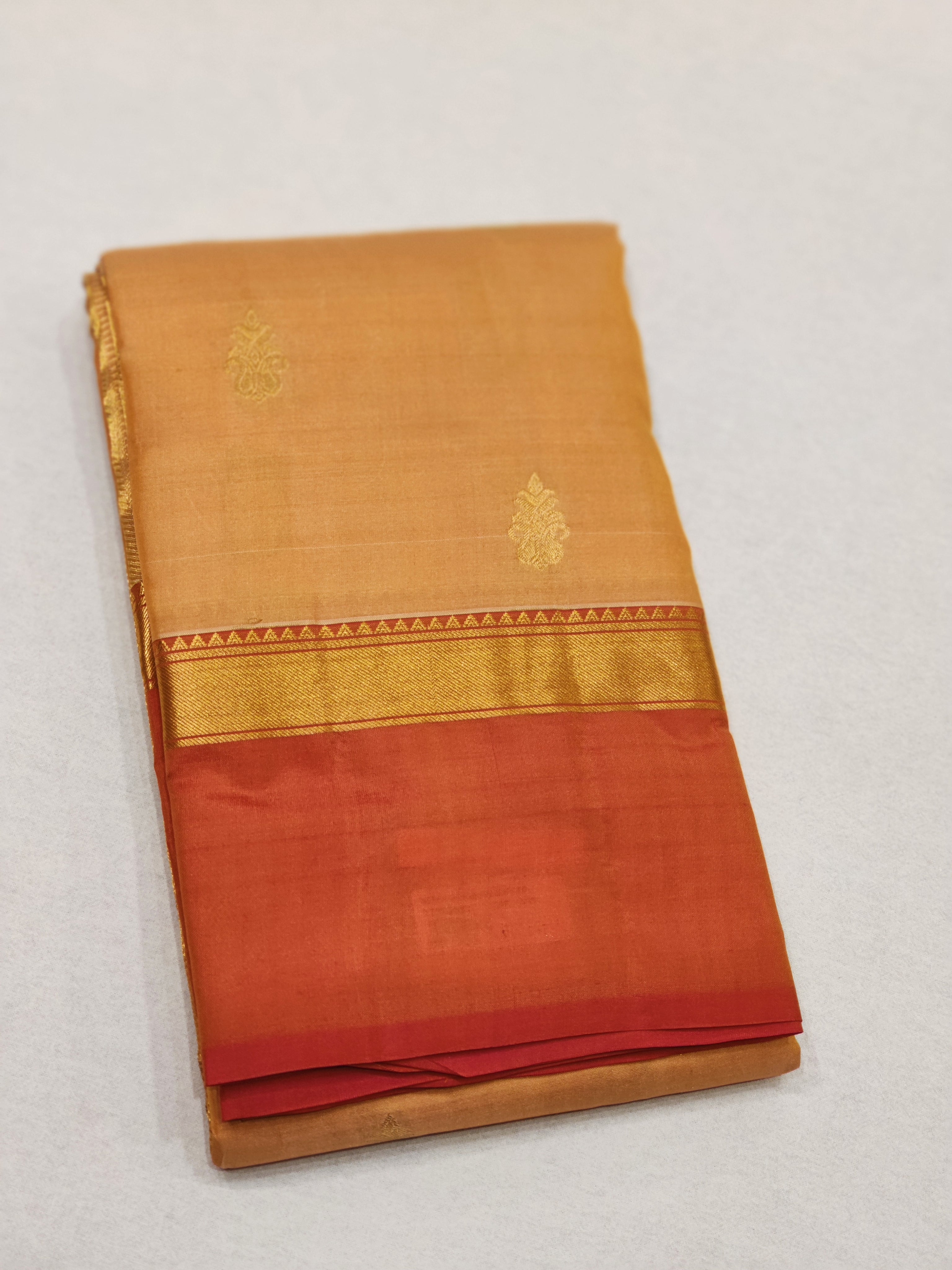 Cream Kanjivaram Silk Saree with Pink Border - Elegant New Arrival - New Sudarshan Silks`