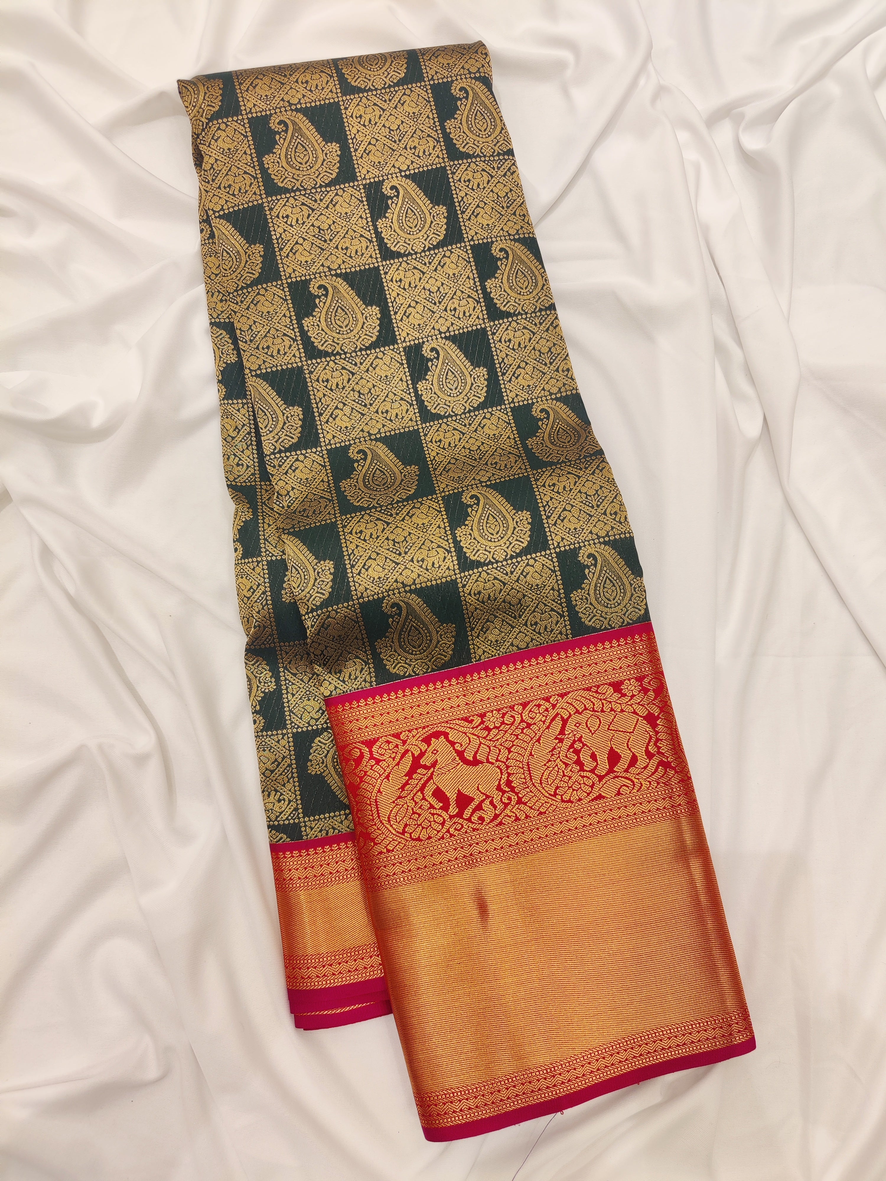 Bottle Green Kanjivaram Silk Saree with Pink Brocade Zari Border – Pure Handloom Bridal Saree Online - New Sudarshan Silks`