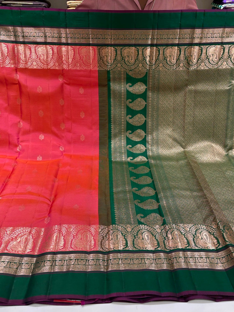 Coral Pink Colour Leela Verse Kanchipuram Silk Saree with Dark Green Contrast NSSL09