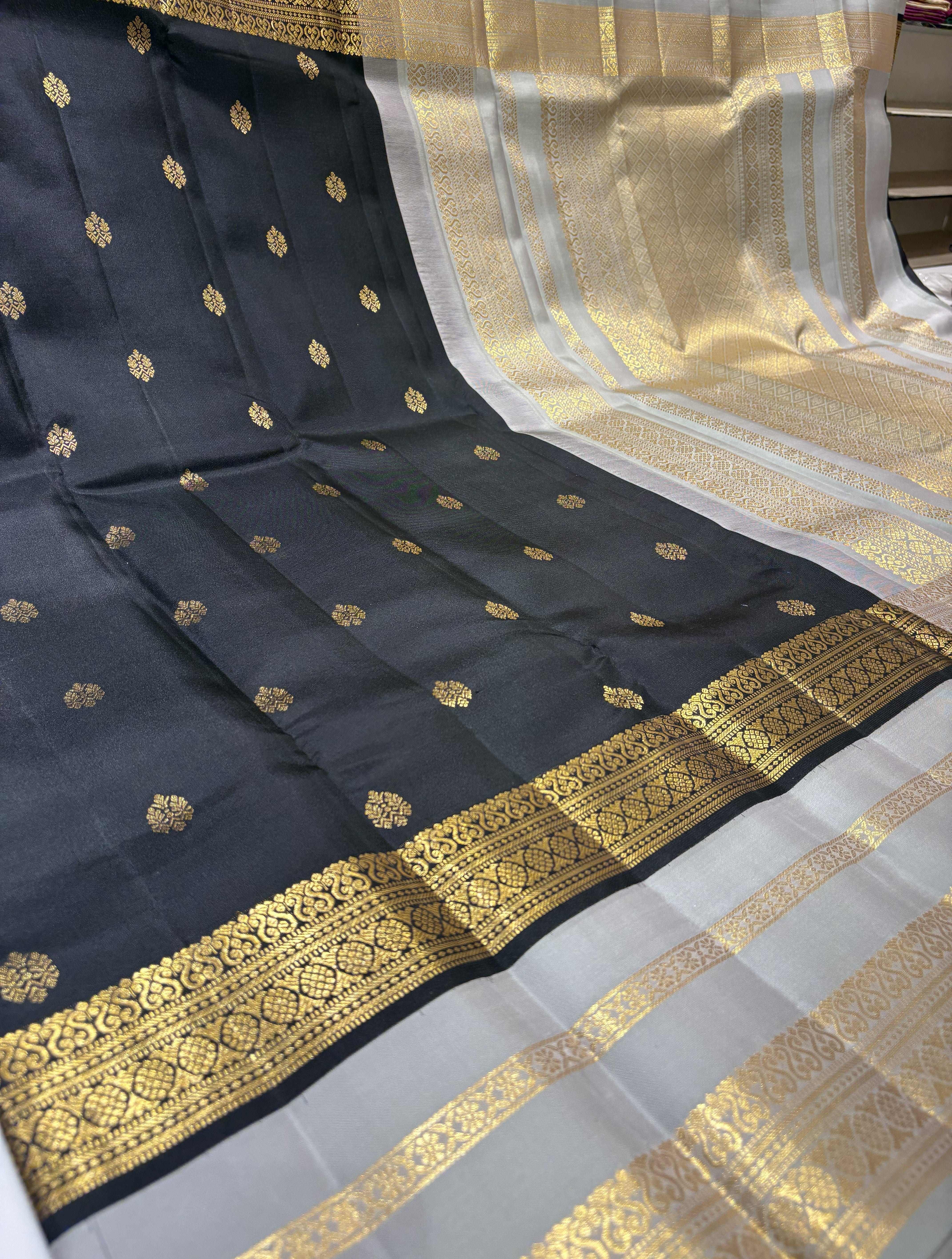 Elegant Black kanjivaram Saree with grey Contrast