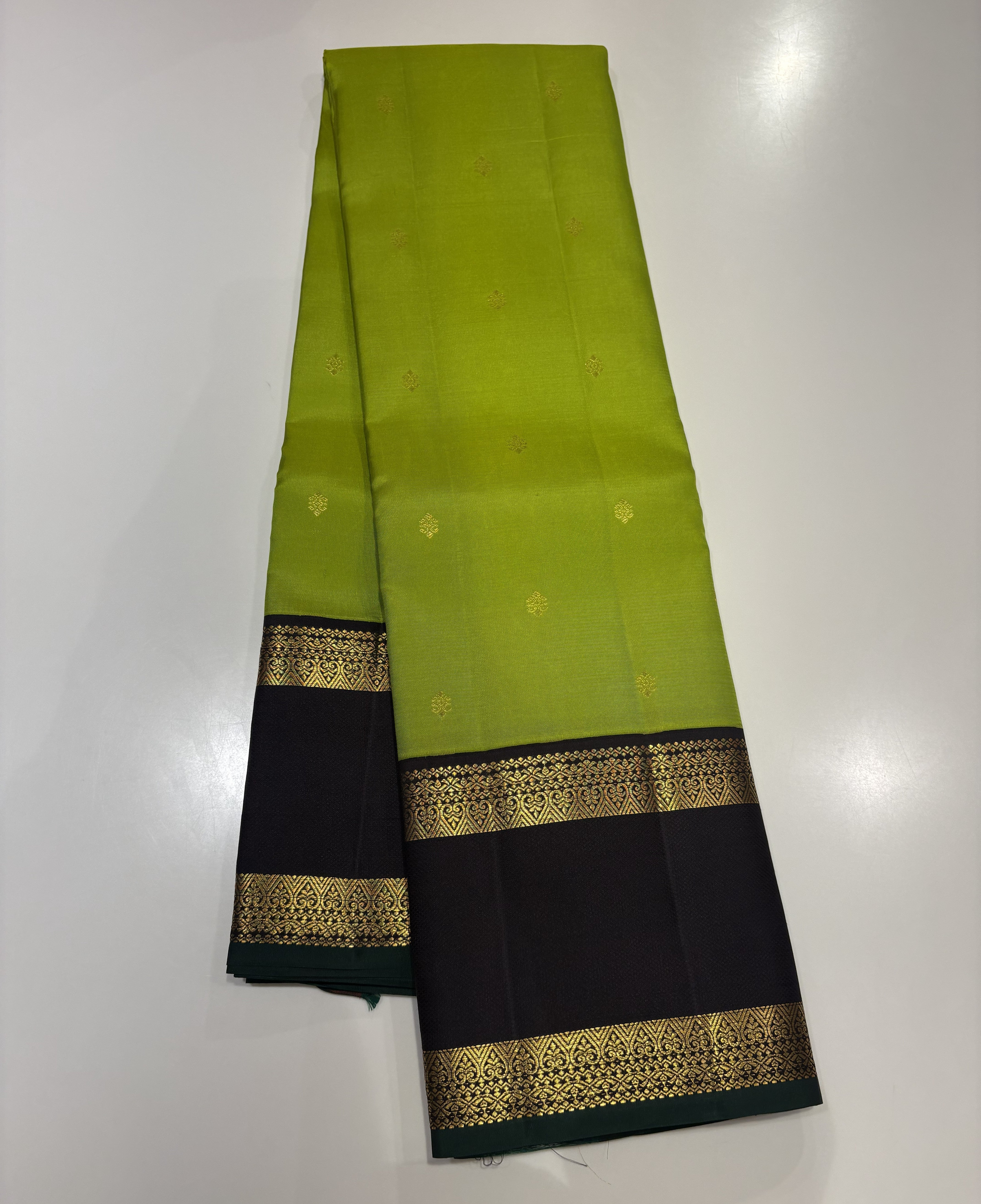 Elegant Light Green Pure Kanjivaram Saree with Black Contrast