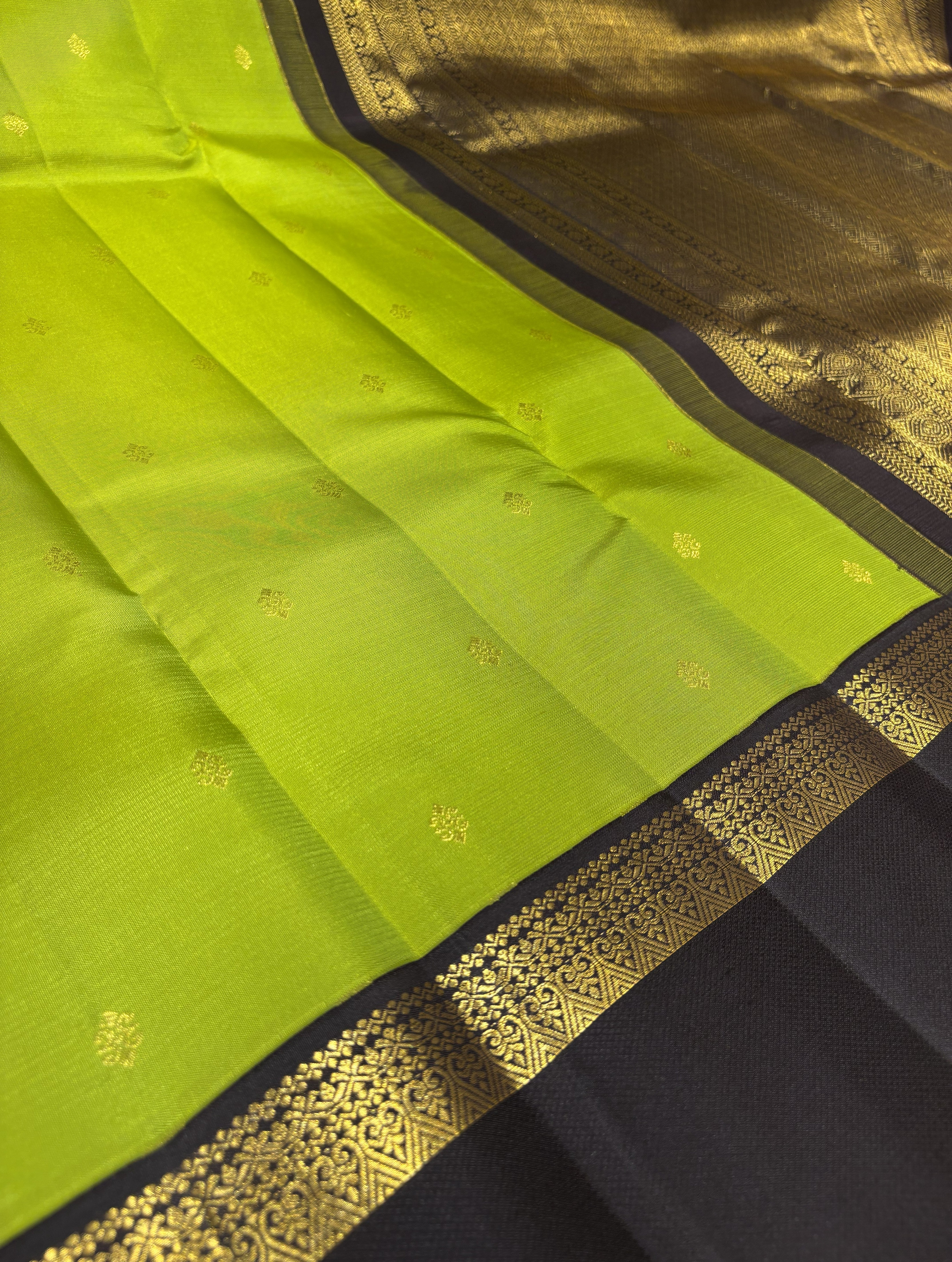 Elegant Light Green Pure Kanjivaram Saree with Black Contrast
