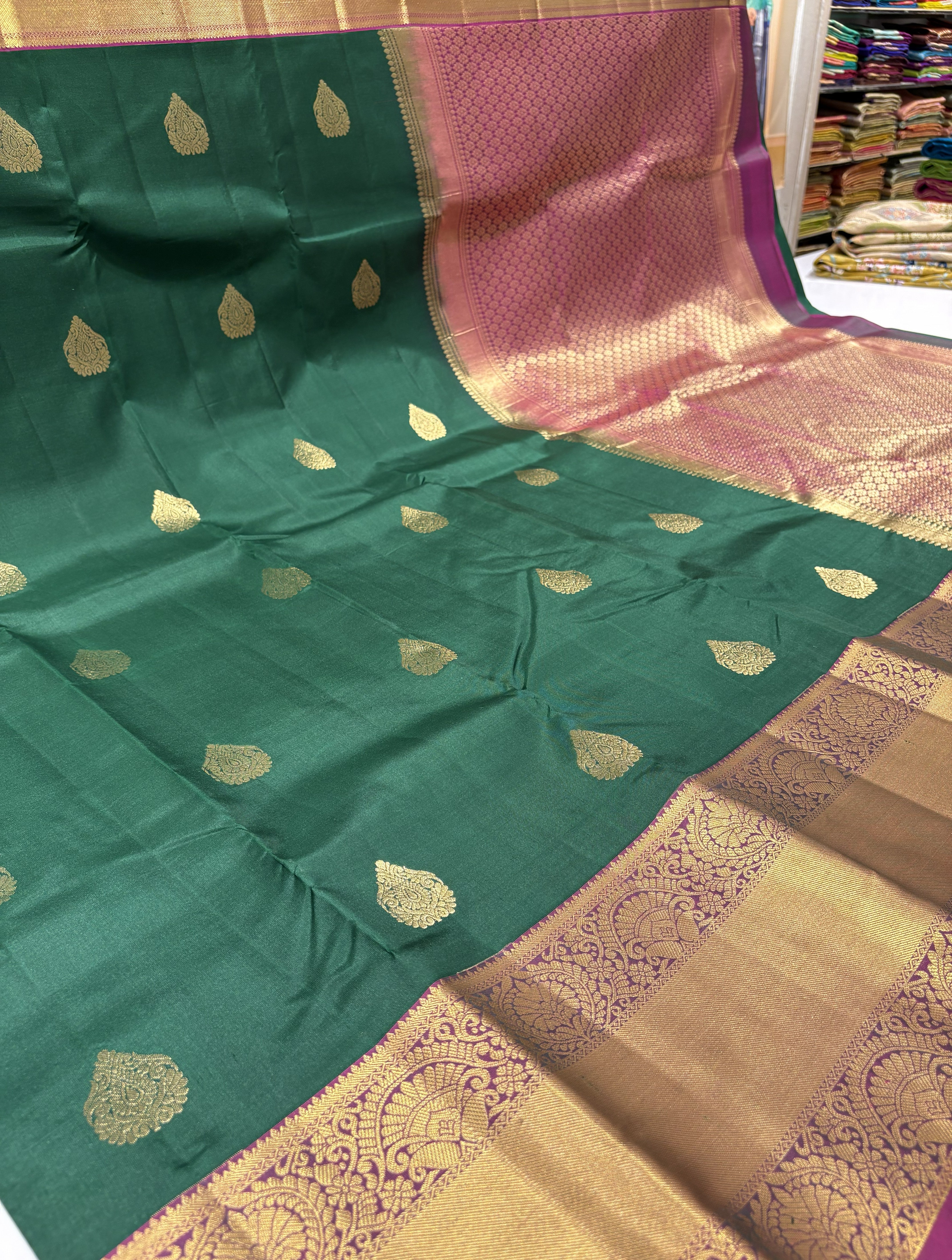 Traditional Bottle Green Pure Kanchipuram Silk Saree with Dual Shade Purple Contrast – Elegant Ethnic Attire