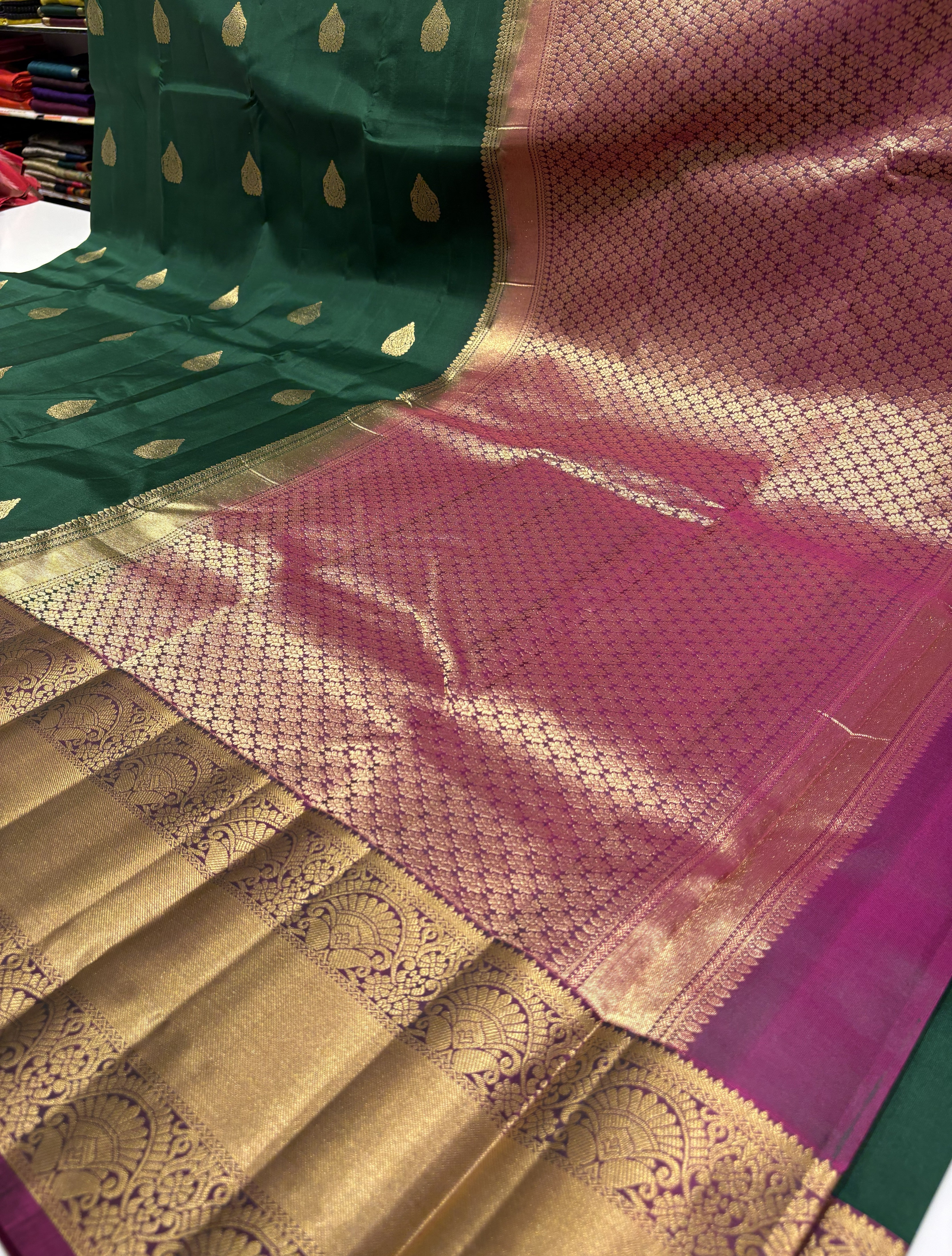 Traditional Bottle Green Pure Kanchipuram Silk Saree with Dual Shade Purple Contrast – Elegant Ethnic Attire