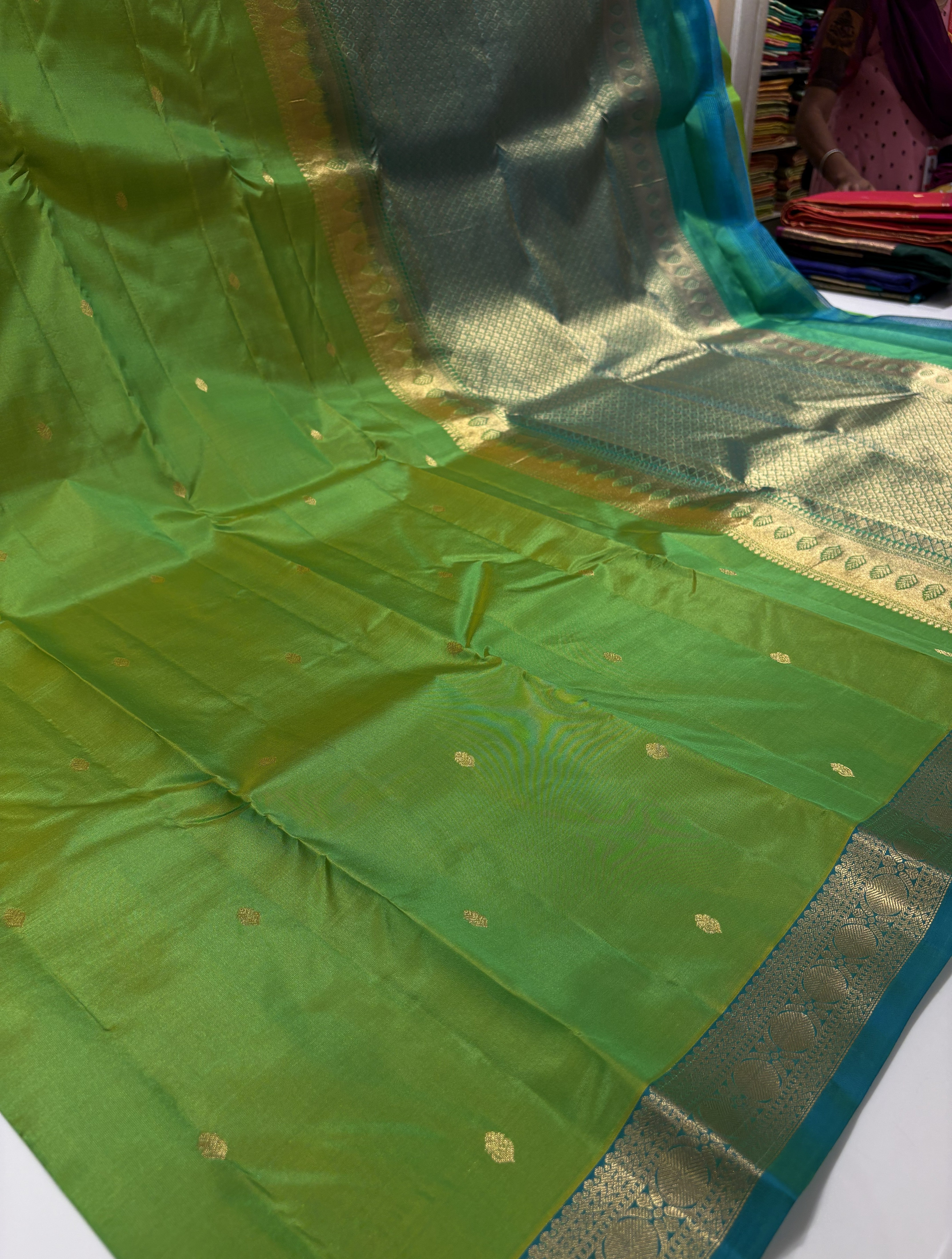 Vibrant Parrot Green Pure Kanchipuram Silk Saree With Ocean Blue Contrast