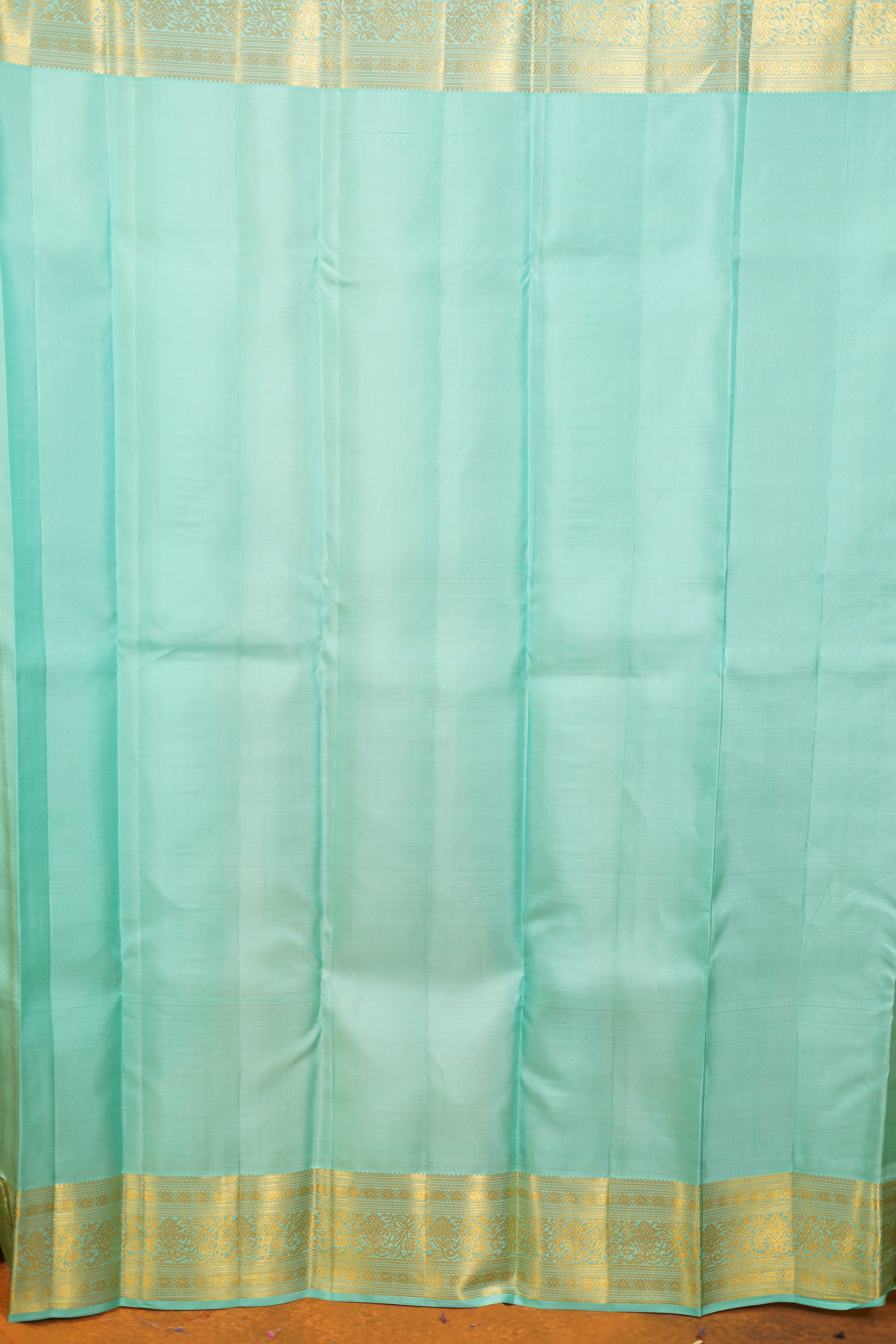 Magenta Pink colour Pure Kanjivaram Silk Saree with Mint Green Contrast