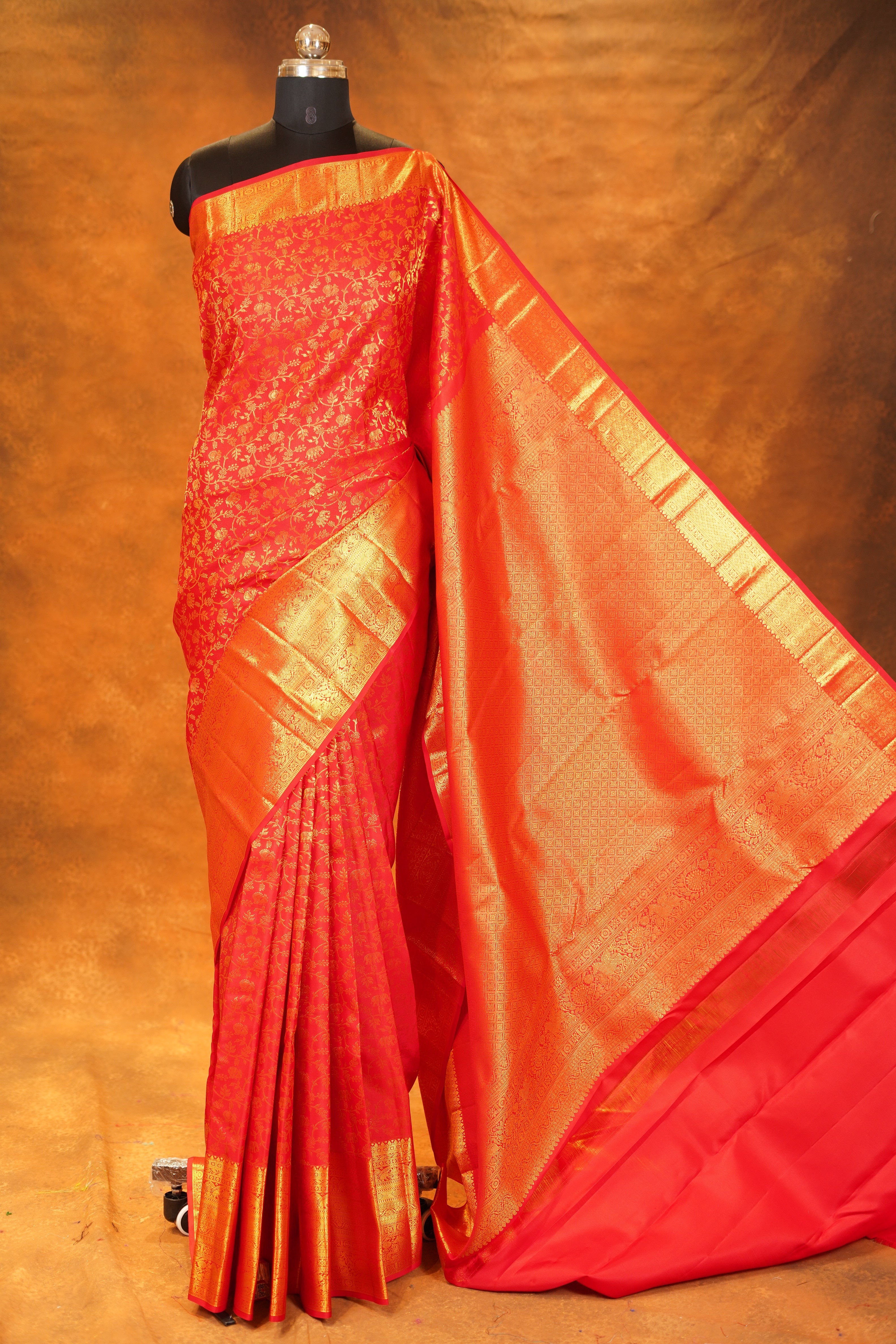 Red colour Pure Kanjivaram Silk Saree