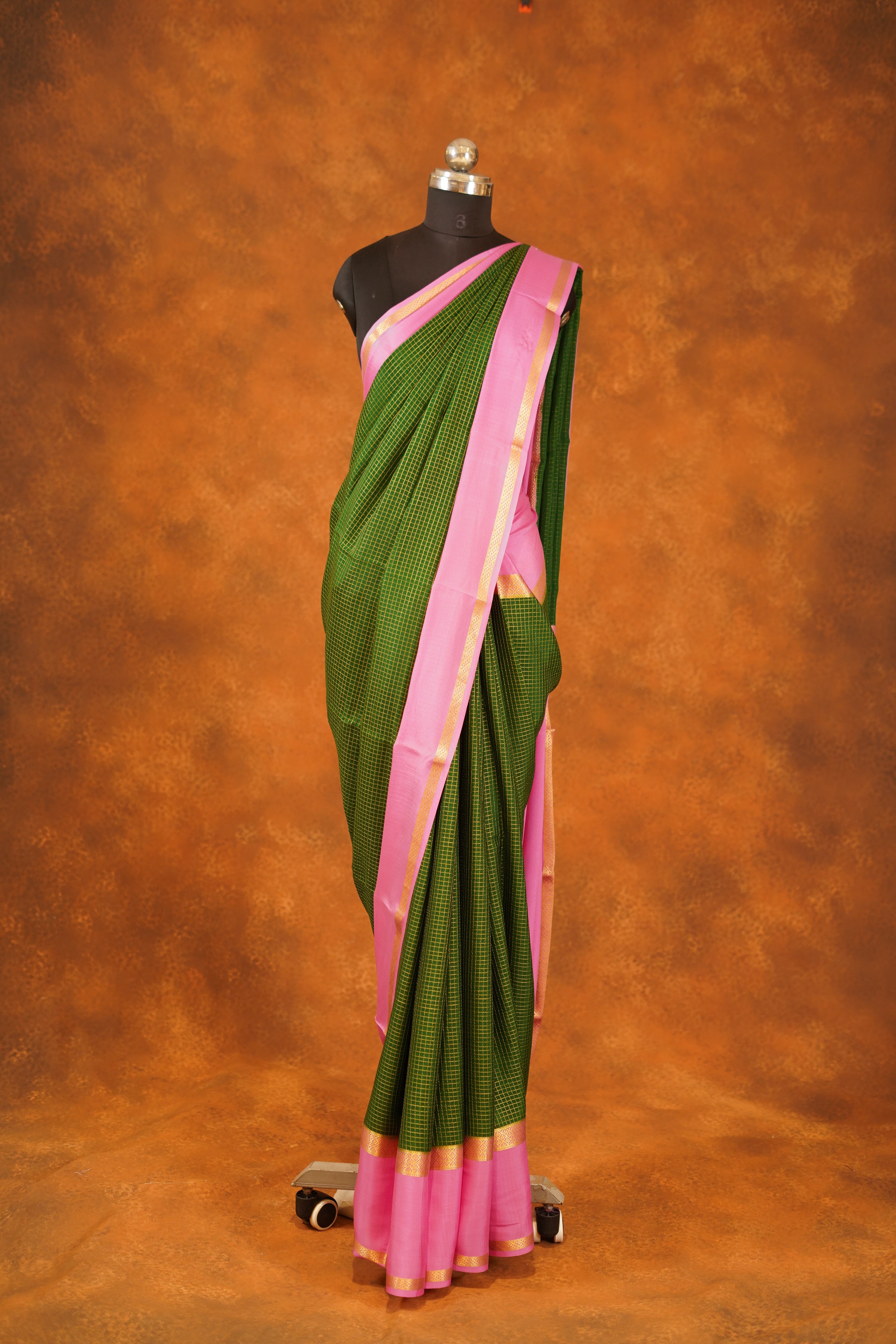 Bottle Green colour 120 GSM Pure Mysore Silk Saree With Pale Pink Contrast