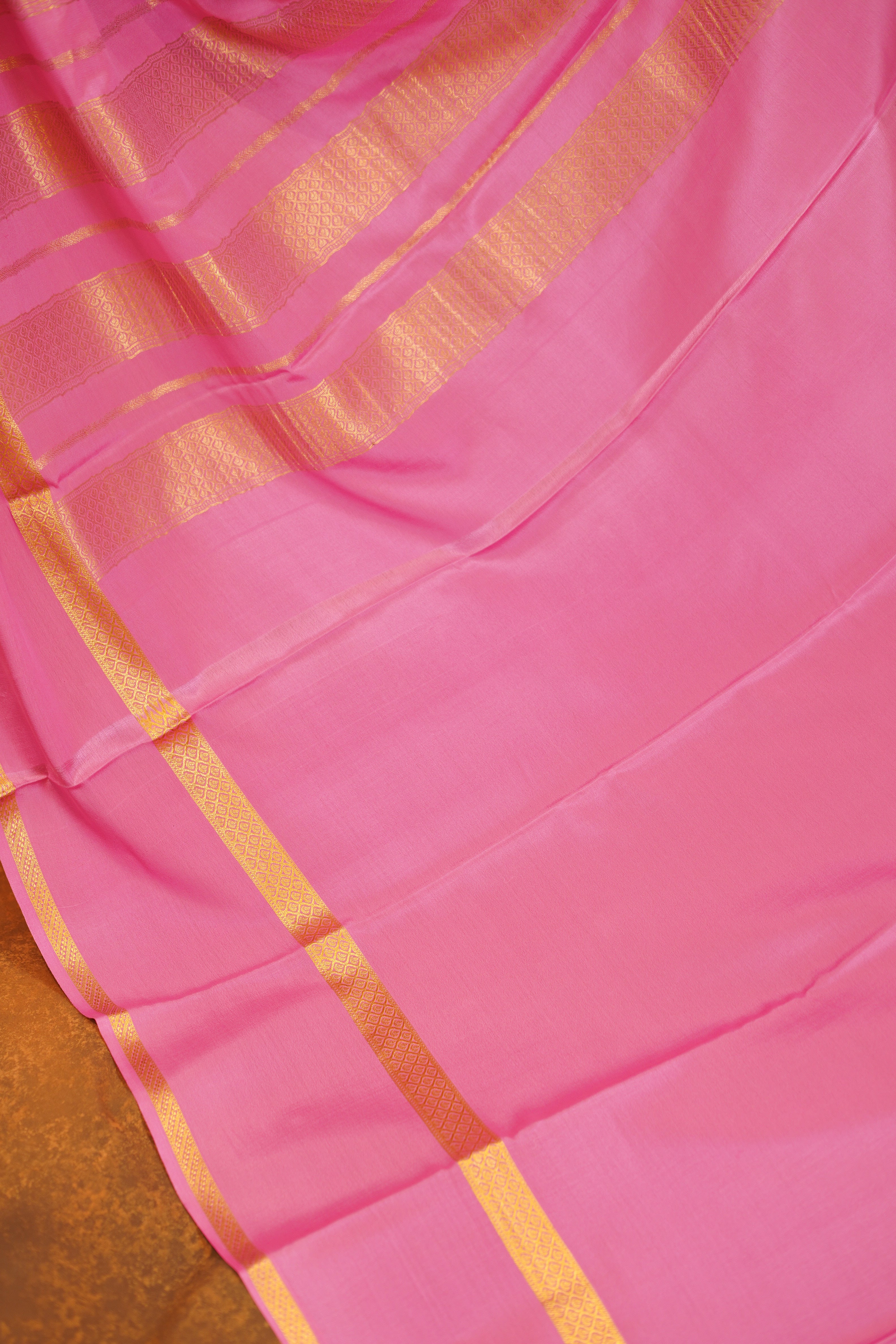 Bottle Green colour 120 GSM Pure Mysore Silk Saree With Pale Pink Contrast