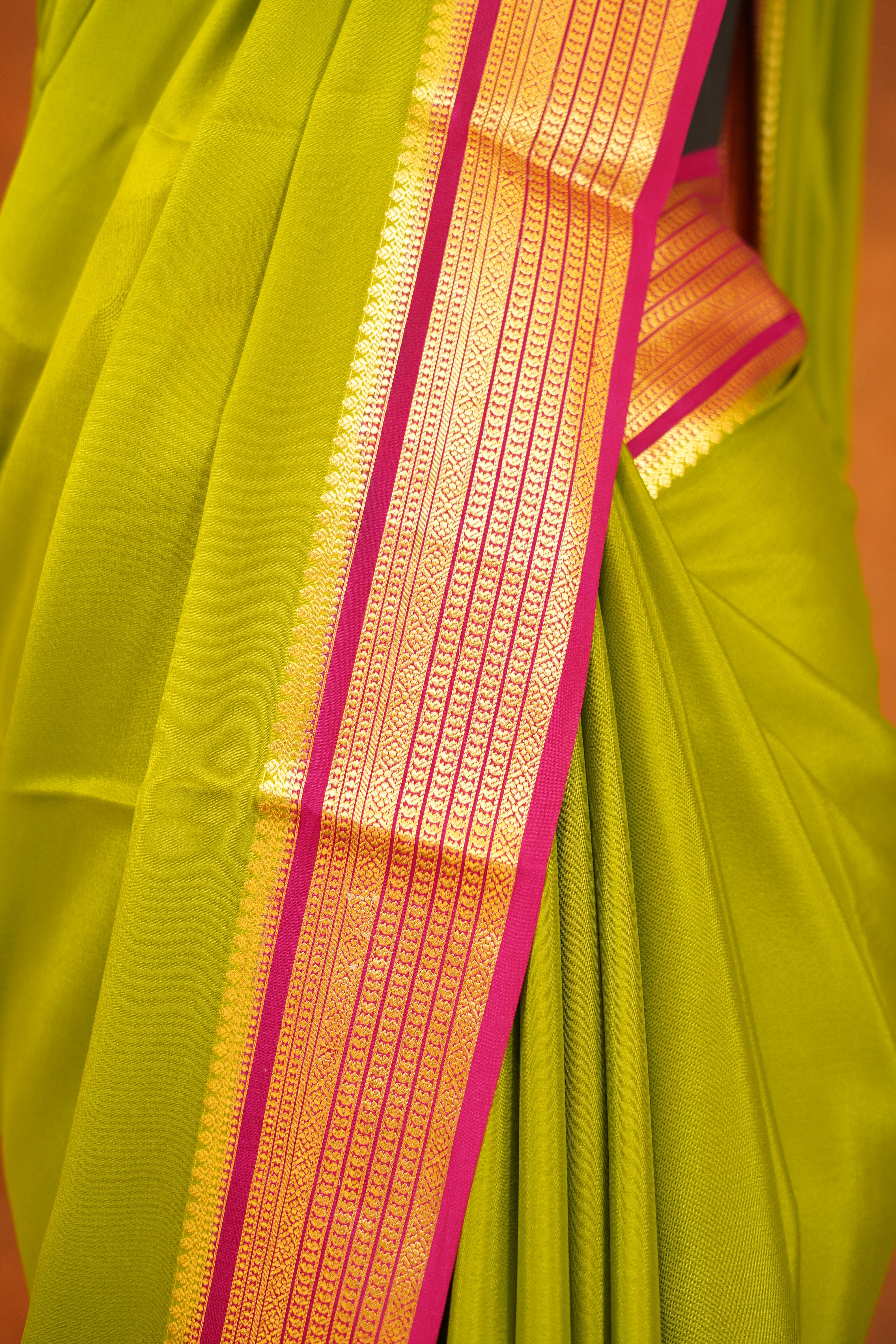 Apple Green Colour 120 GSM pure mysore silk saree with Magenta contrast
