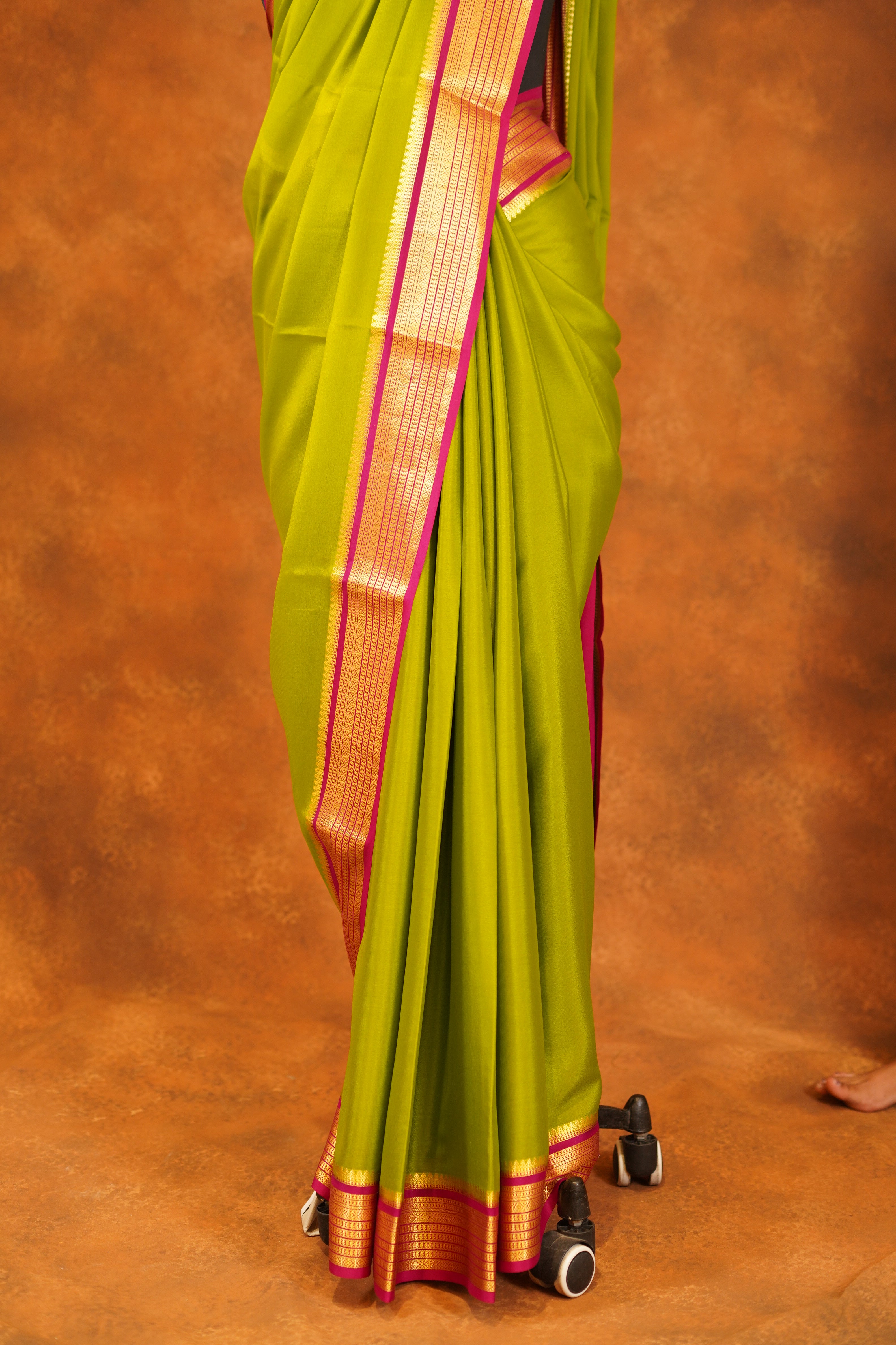 Apple Green Colour 120 GSM pure mysore silk saree with Magenta contrast