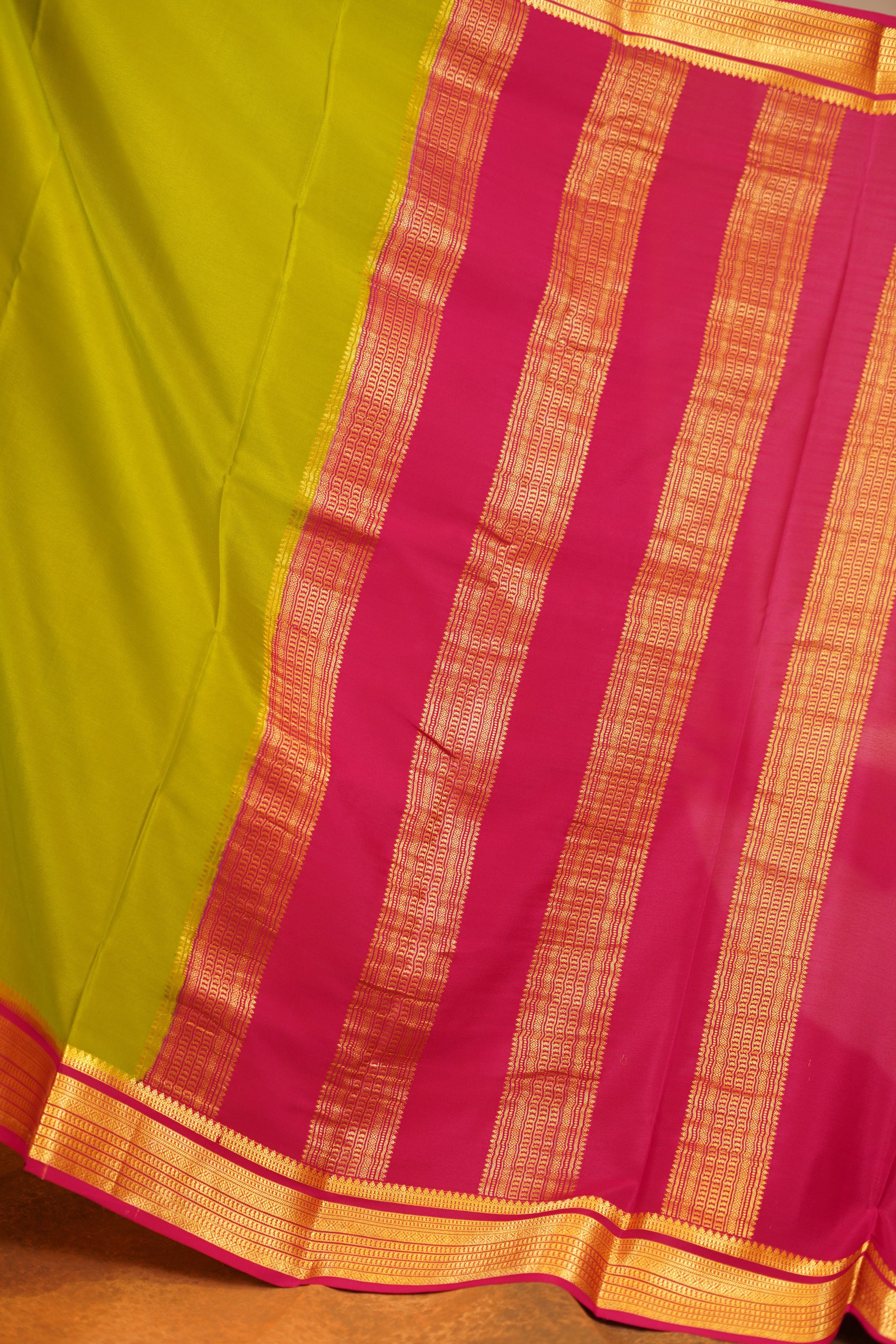 Apple Green Colour 120 GSM pure mysore silk saree with Magenta contrast