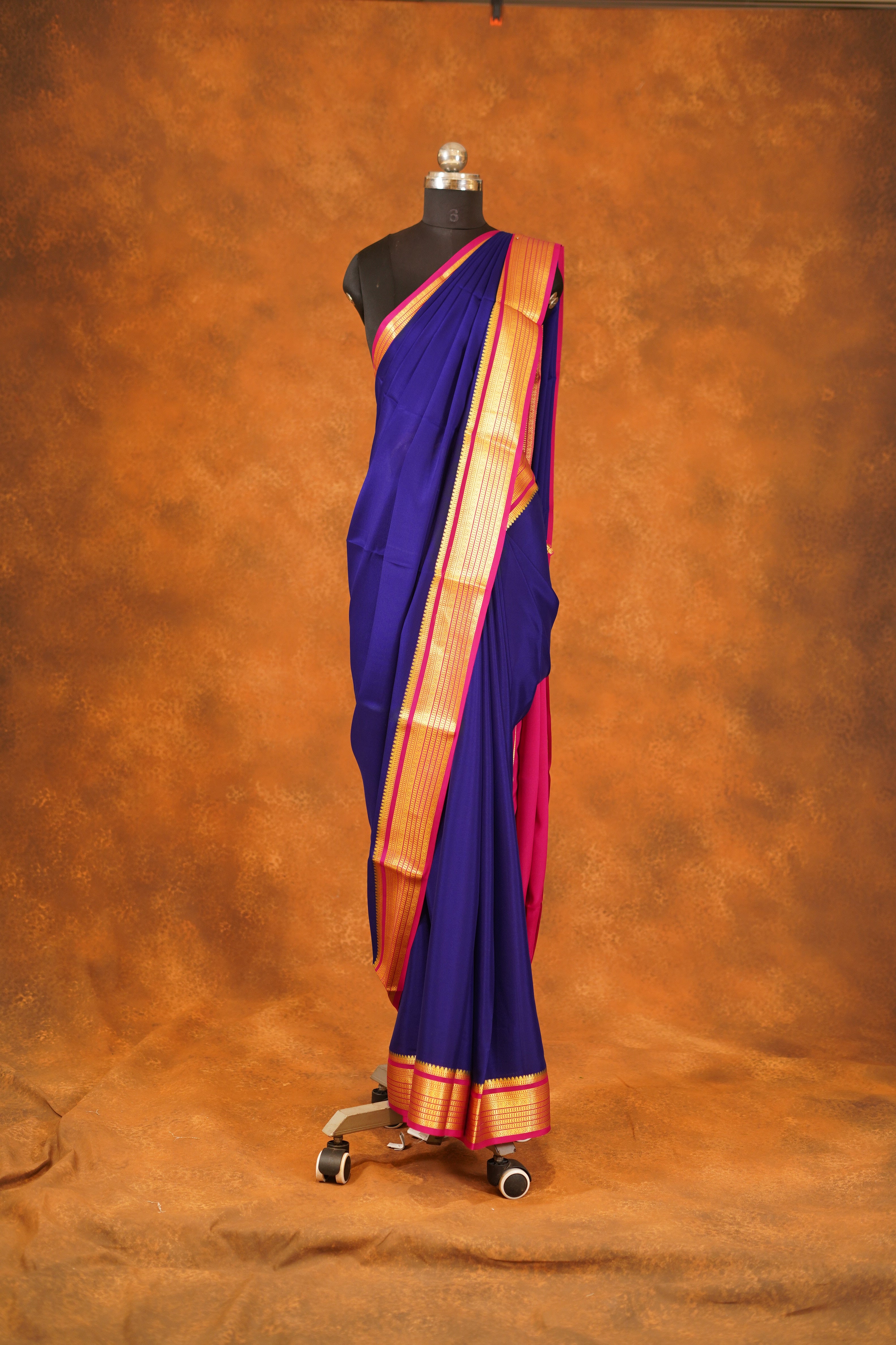 Navy Blue Colour 120GSM Pure Mysore Silk Saree With Dark Pink Contrast