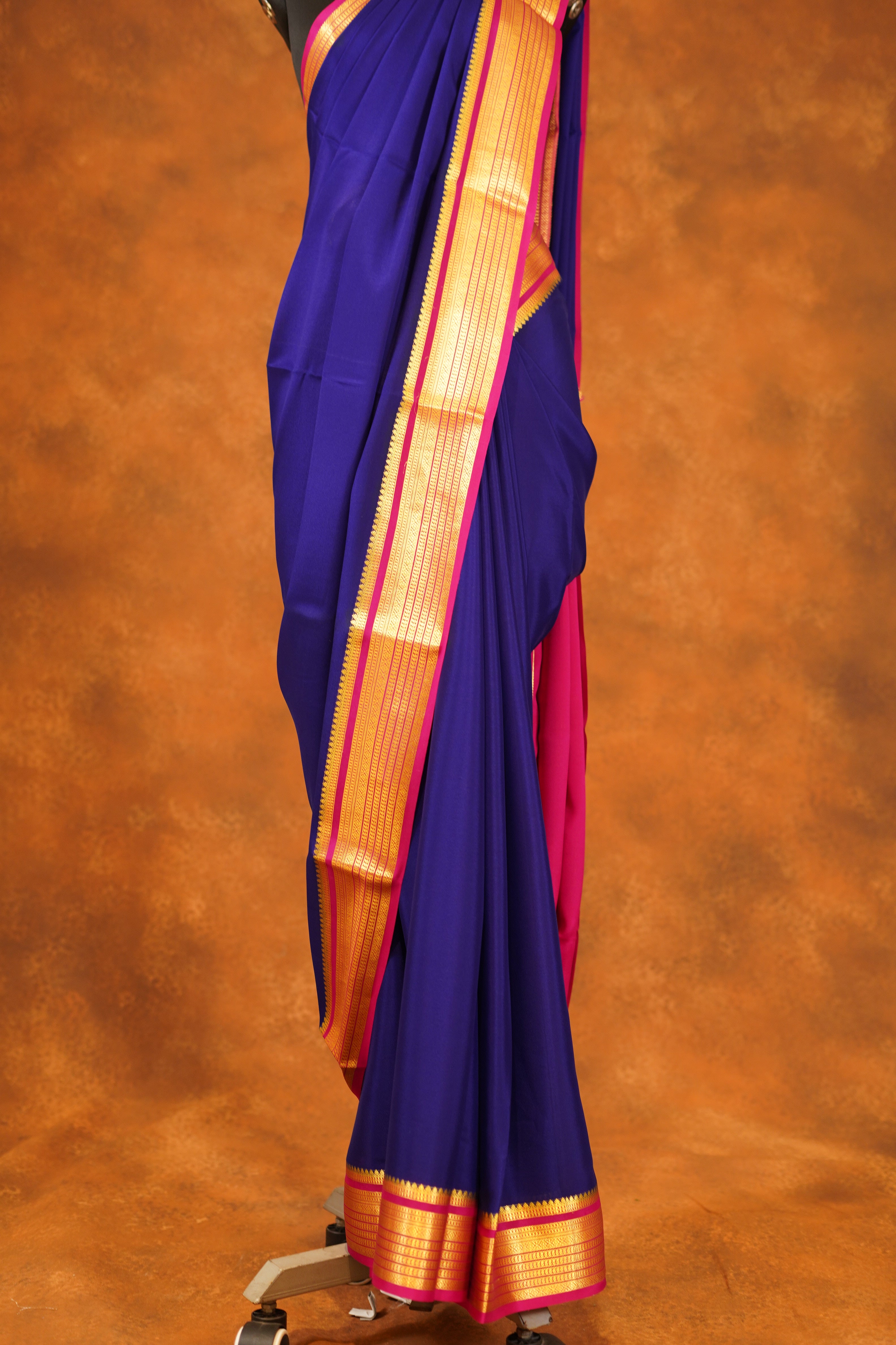 Navy Blue Colour 120GSM Pure Mysore Silk Saree With Dark Pink Contrast