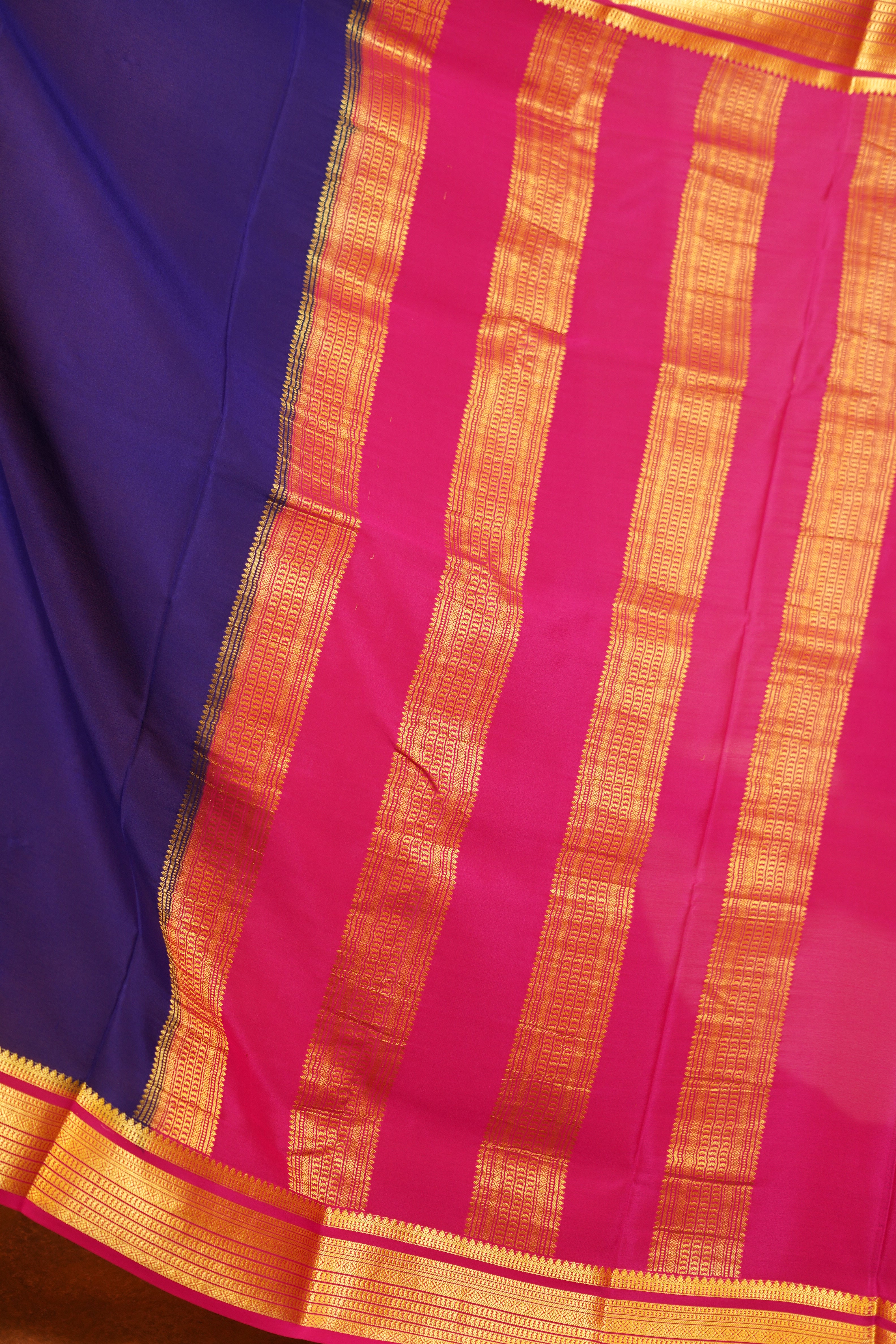 Navy Blue Colour 120GSM Pure Mysore Silk Saree With Dark Pink Contrast