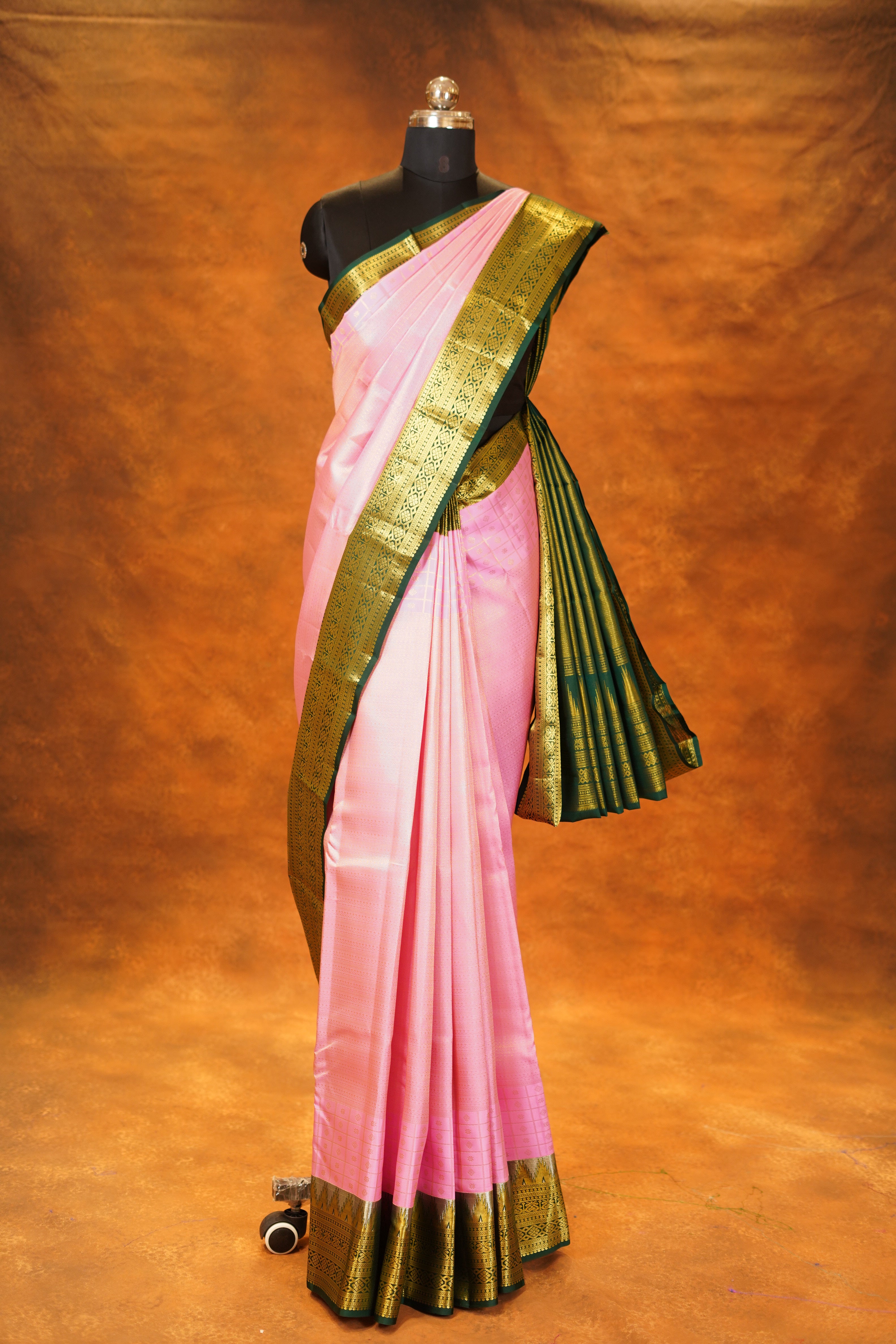Baby Pink Colour Pure Kanjivaram Silk Saree With Bottle Green Contrast