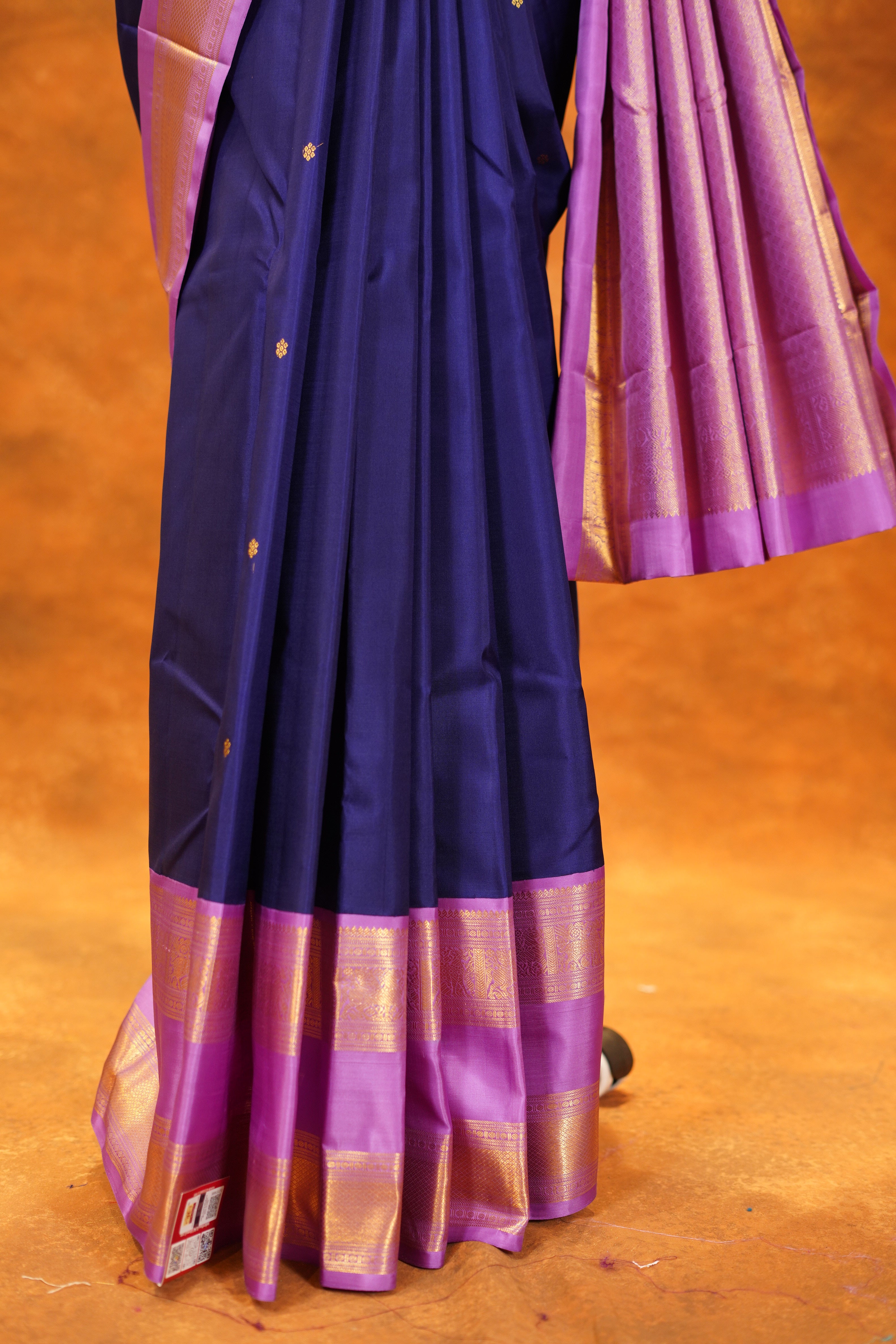 Navy Blue Colour Pure Kanjivaram Silk Saree With Lavender Contrast