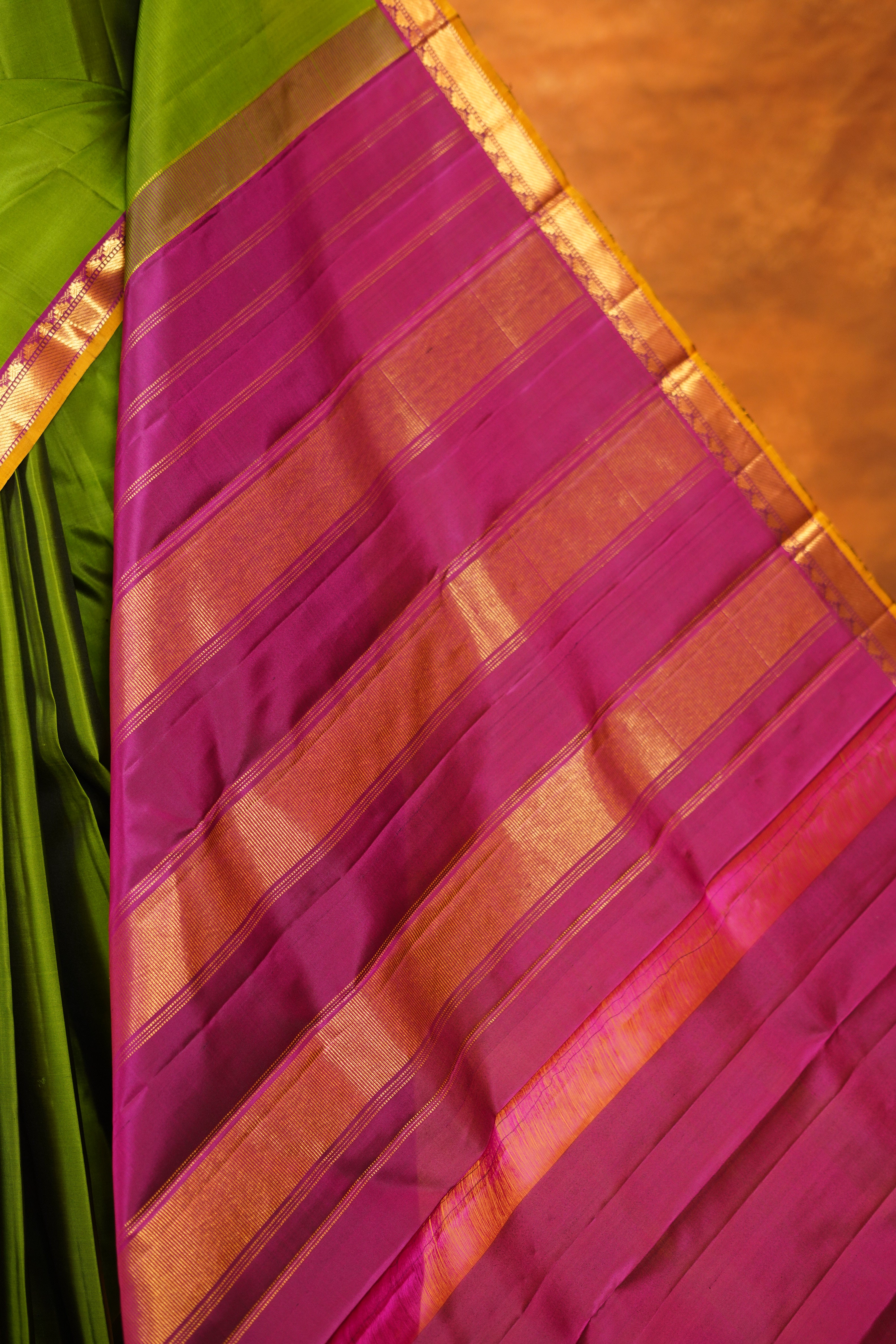 Parrot Green Colour Pure Kanjivaram Silk Saree with Magenta Contrast