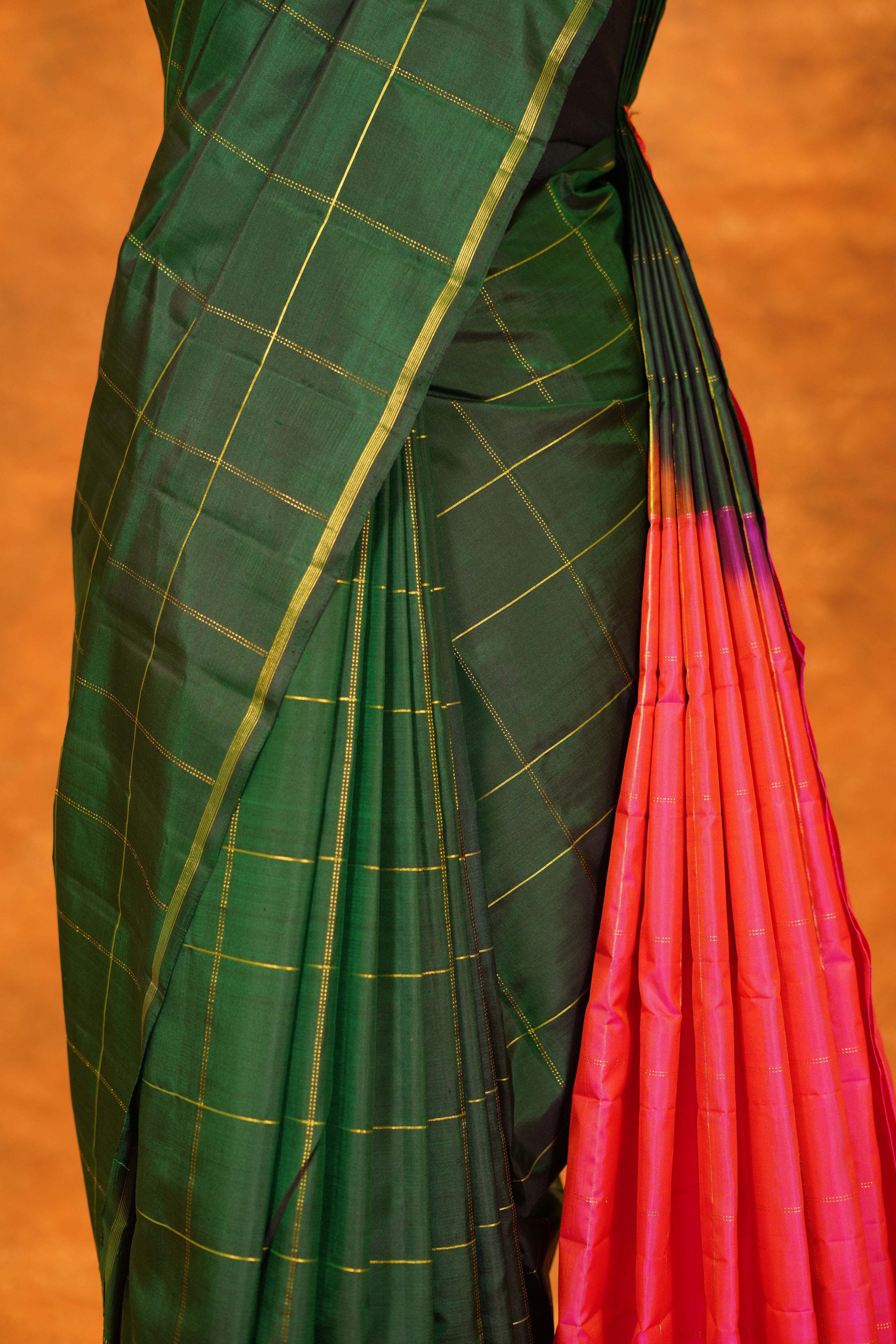 Bottle Green Colour Checked Pure Kanjivaram Silk Saree with Pink contrast Pallu