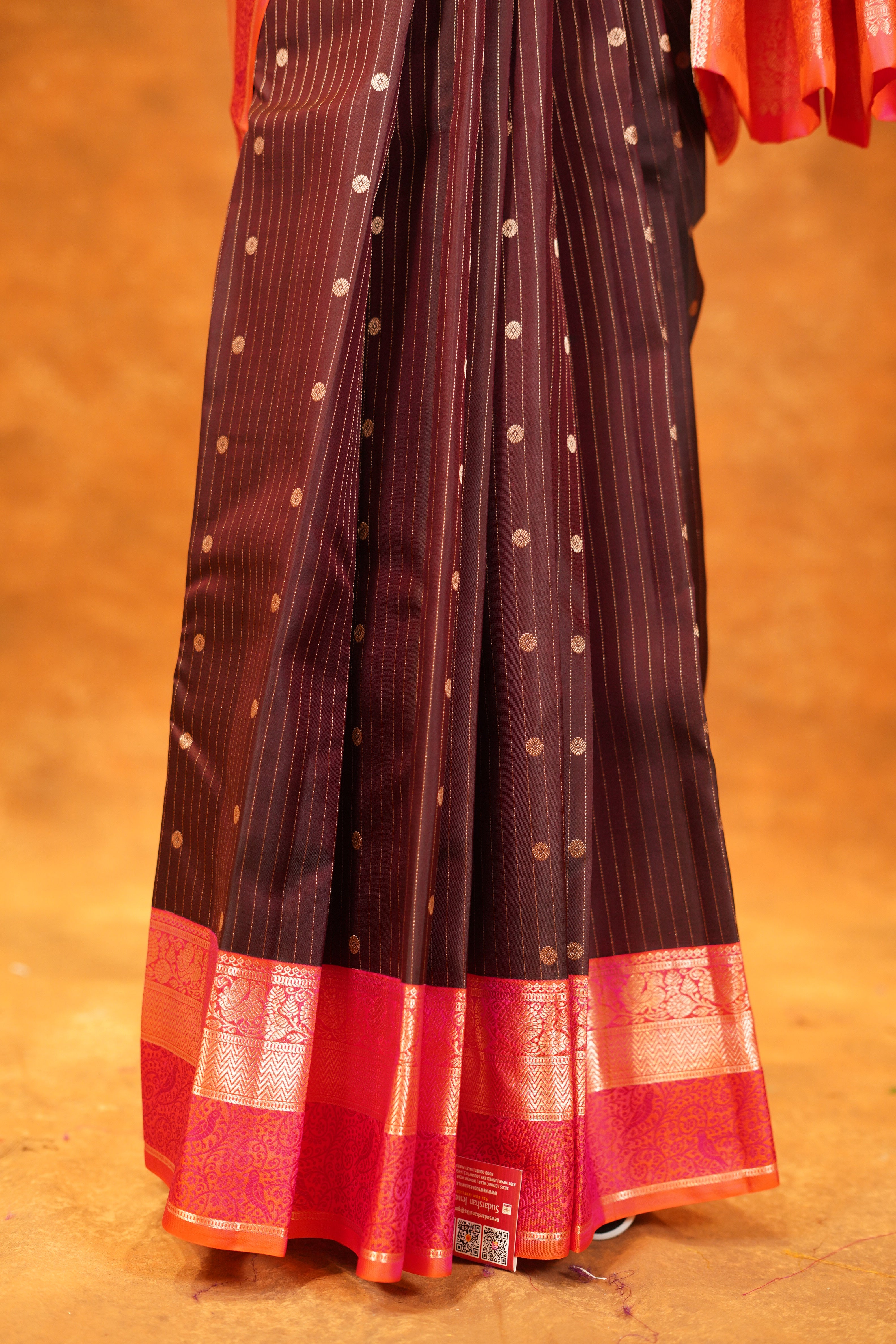 Dark Brown colour Pure Kanjivaram Silk Saree with Pink contrast