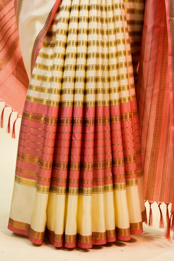 Pink and Cream Pure Kanjivaram Silk Saree with Rich Golden Zari Single Line & Pink Contrast Border – Traditional Bridal & Festive Wear