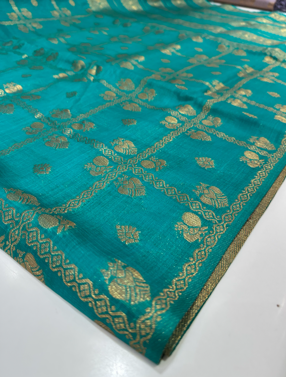 Beautiful Rama Green Raw Silk Saree with Golden Checks and Butta Design for Daily & Festive Wear