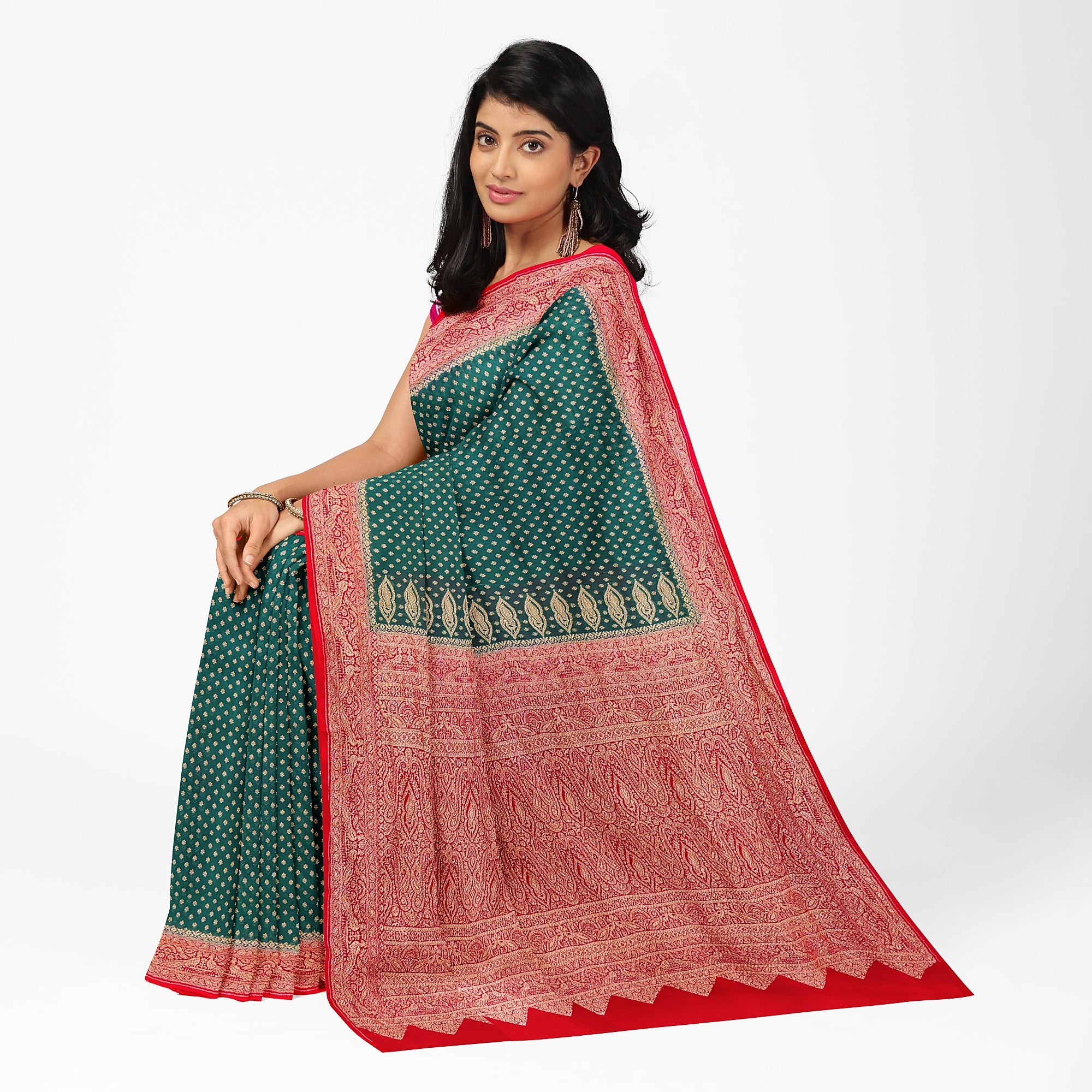 Bottle Green Kanjivaram Silk Saree with Rich Red Zari Border – Classic Handloom Wedding Saree Online - New Sudarshan Silks`