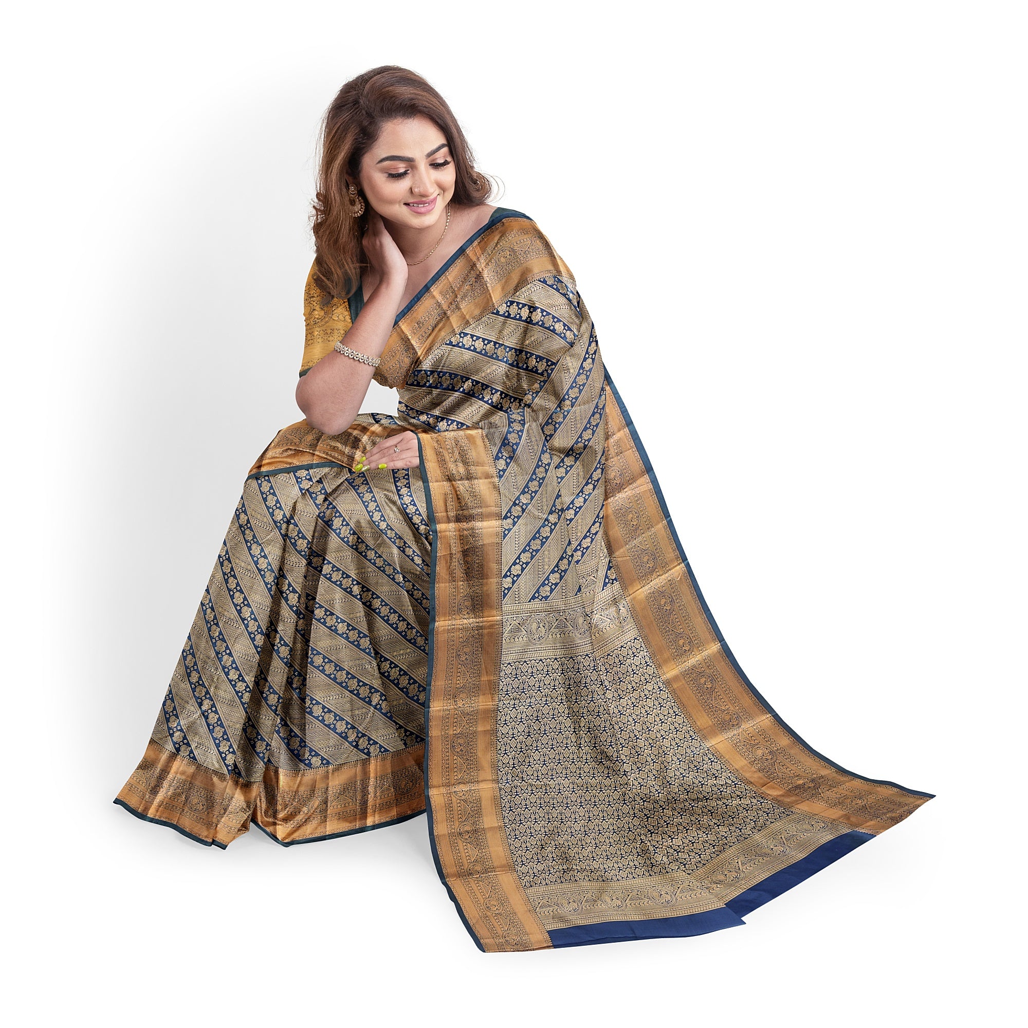 Peacock Green Kanjivaram Silk Saree with Self Zari Border – Pure Handloom Bridal Saree Online - New Sudarshan Silks`