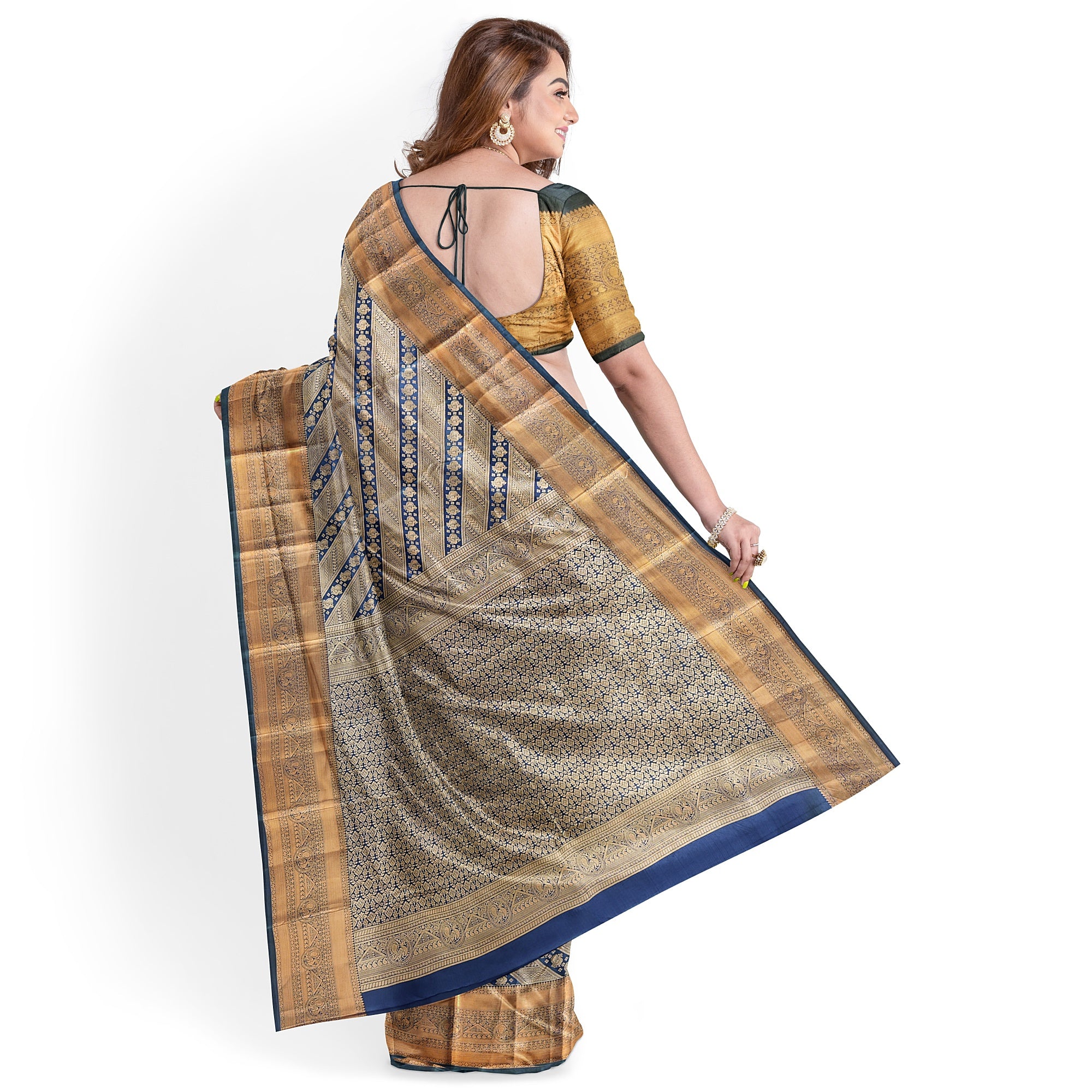 Peacock Green Kanjivaram Silk Saree with Self Zari Border – Pure Handloom Bridal Saree Online - New Sudarshan Silks`