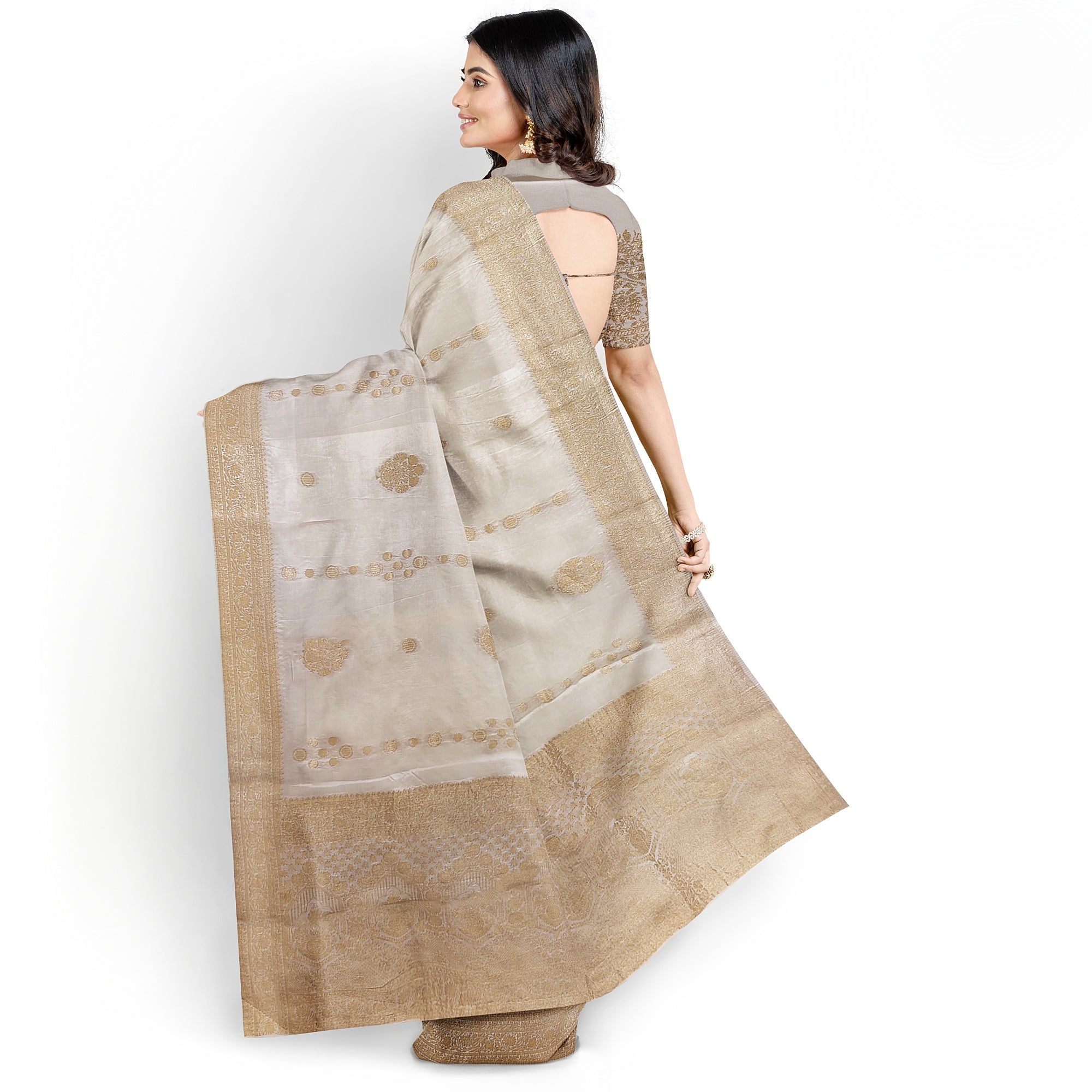 Milk White Raw Silk Saree – Graceful Elegance in Minimalist Style