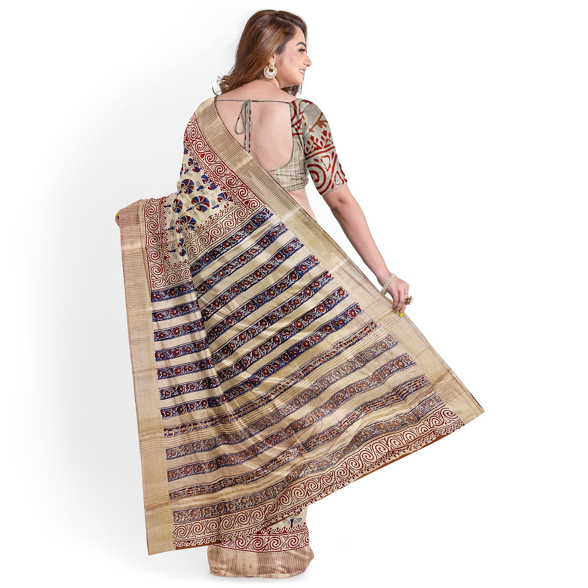 Cream Raw Silk Saree with Exquisite Floral Work – Elegant Traditional Saree Online