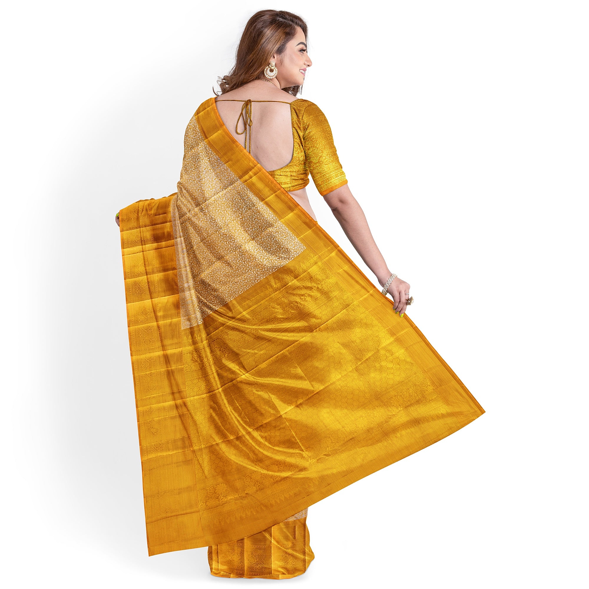 Wedding Collection Gold Saree – Timeless Elegance