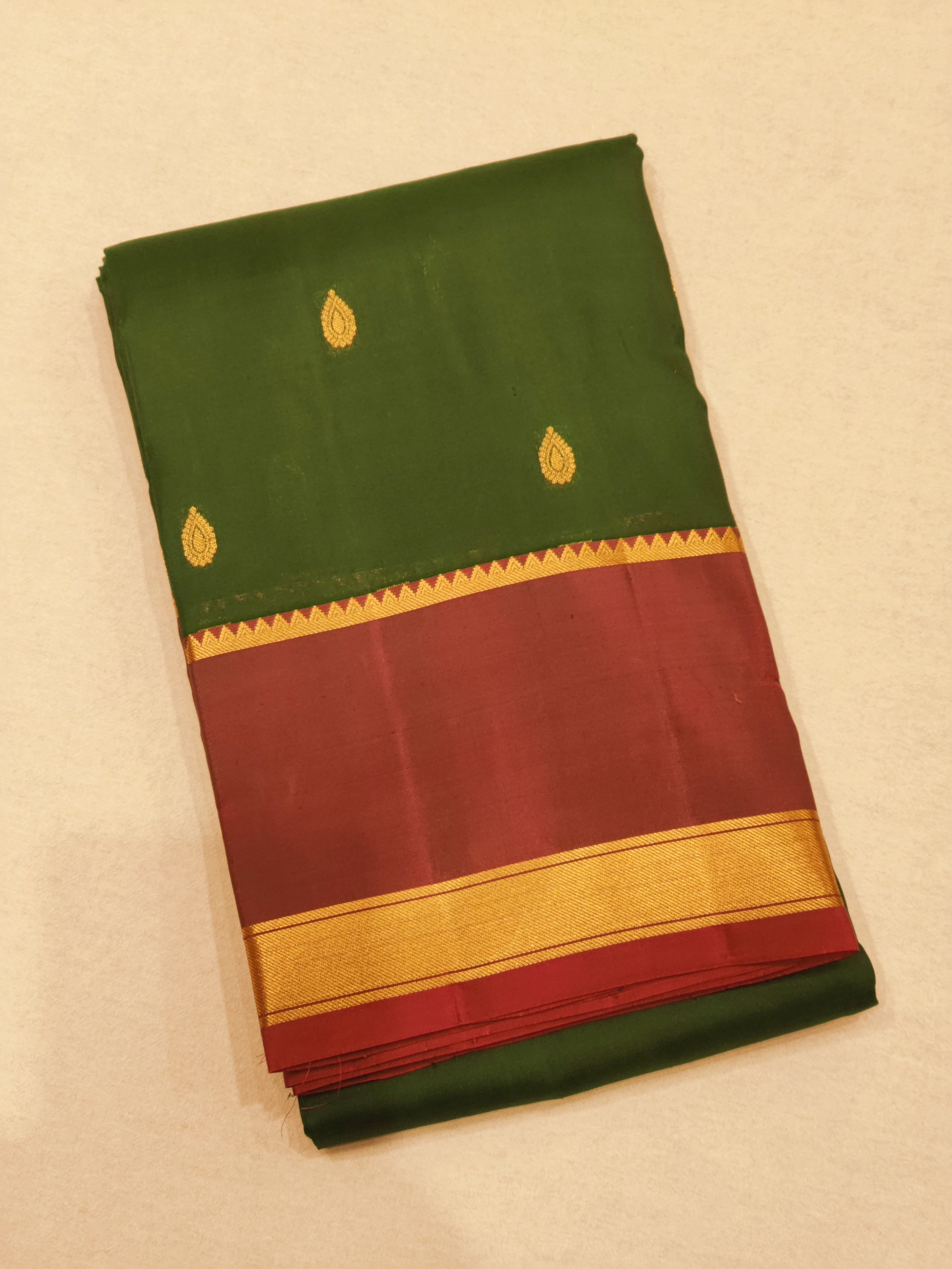 Bottle Green Kanjivaram Silk Saree with Majenta Border - Elegant New Arrival