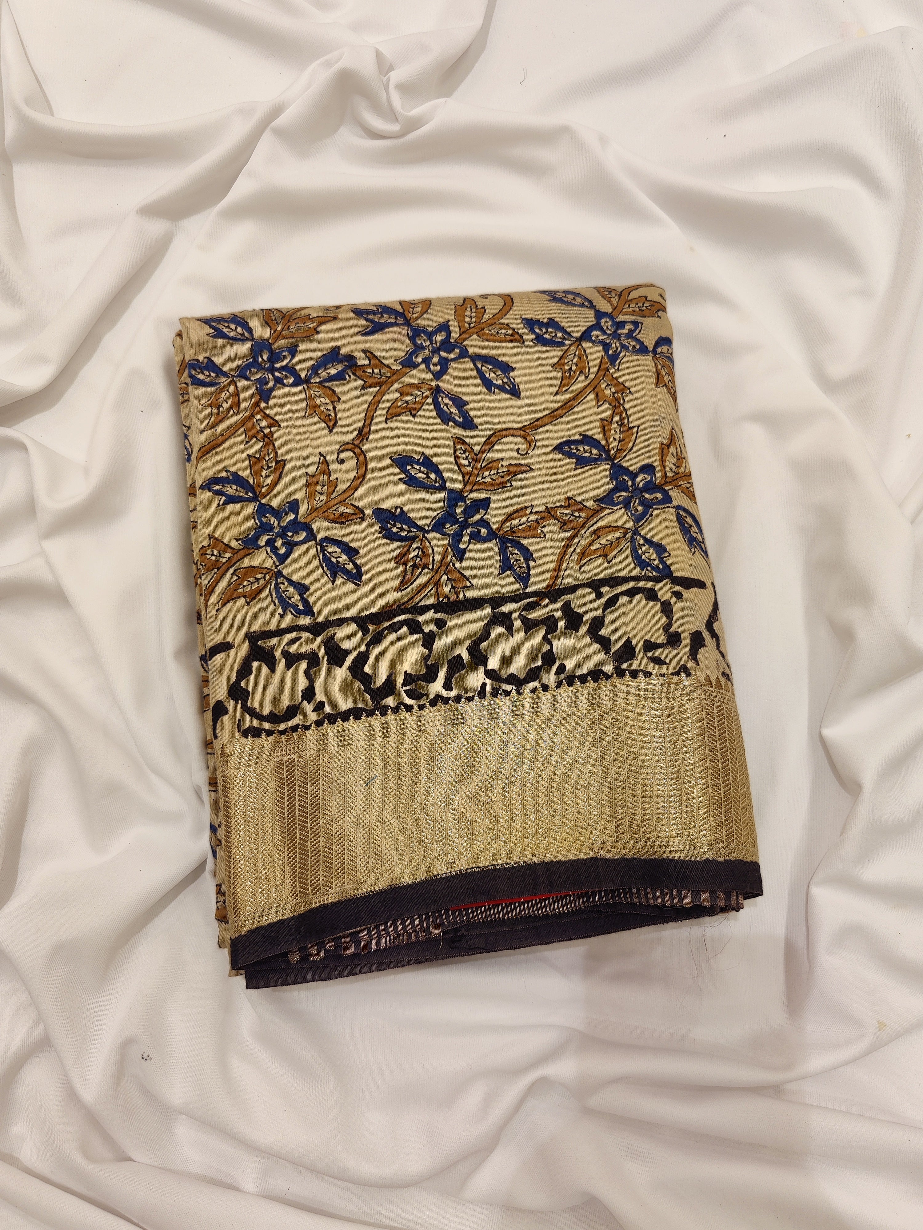 Cream Raw Silk Saree with Floral Work – Elegant Designer Saree for Weddings and Festivities