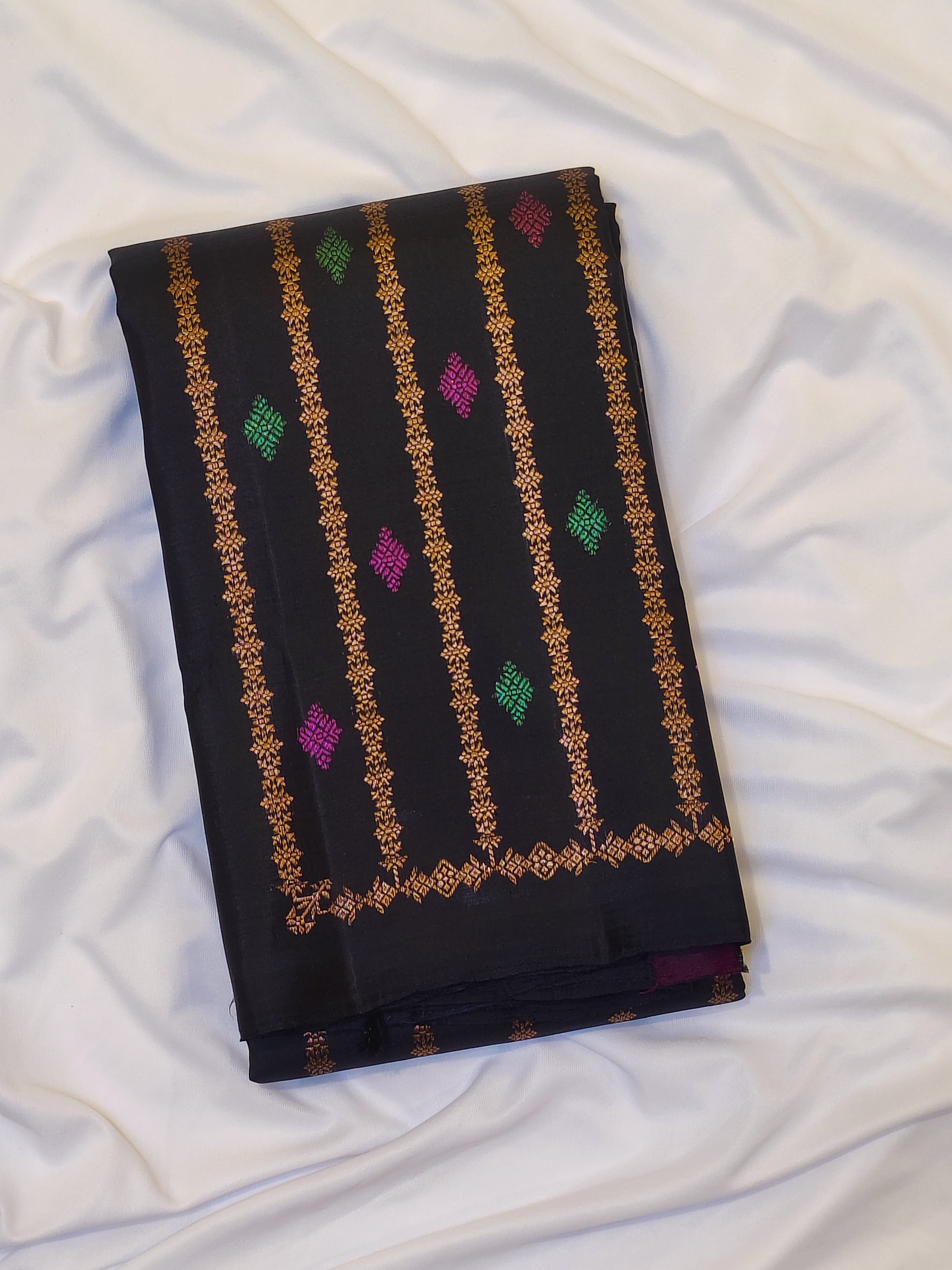 Black Kanjivaram Saree – Copper Zari with Pink & Green Butta – Shop Online