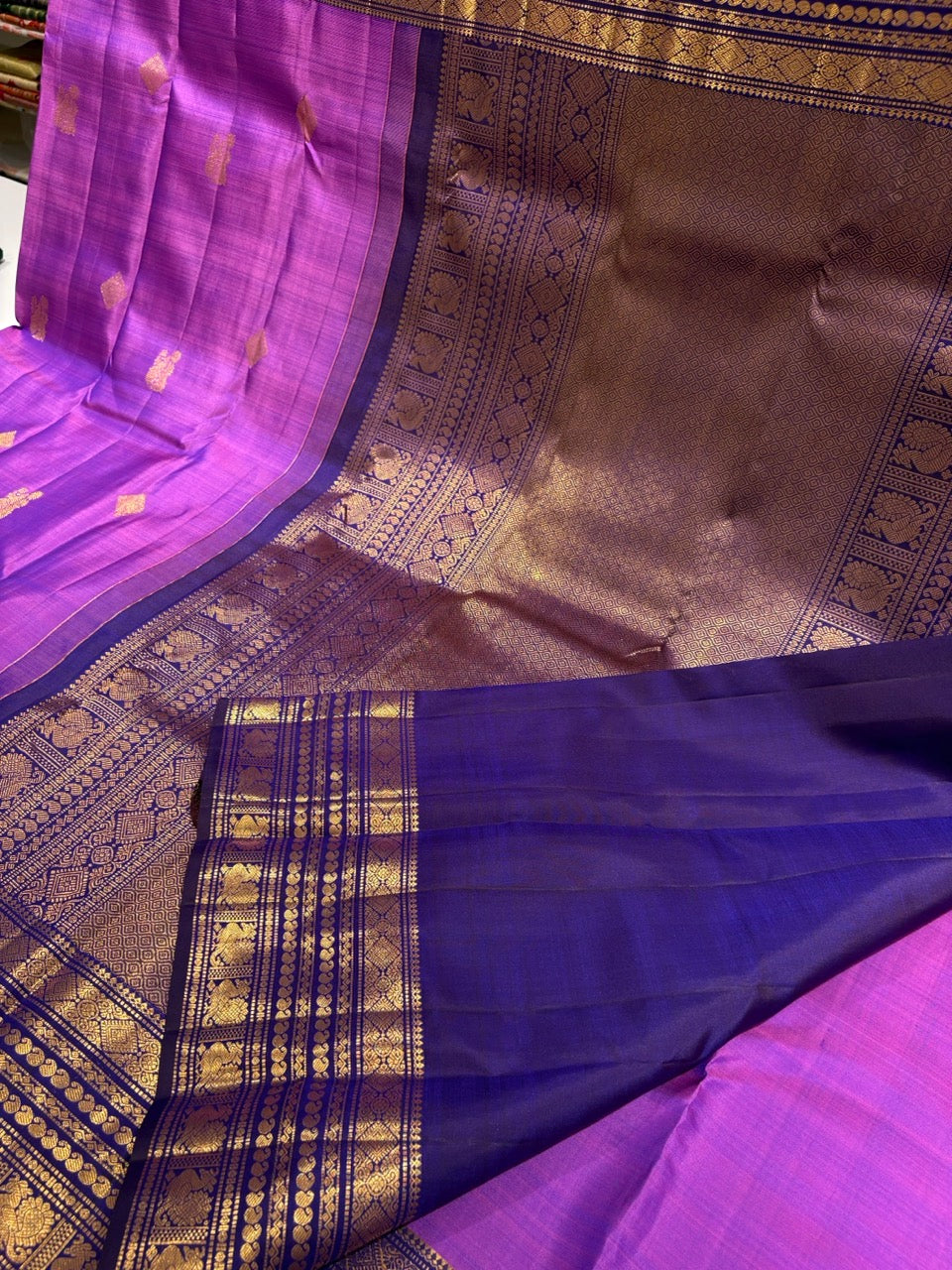 Lavender Colour Vintage Saree with Navy Blue Border & Gold Zari