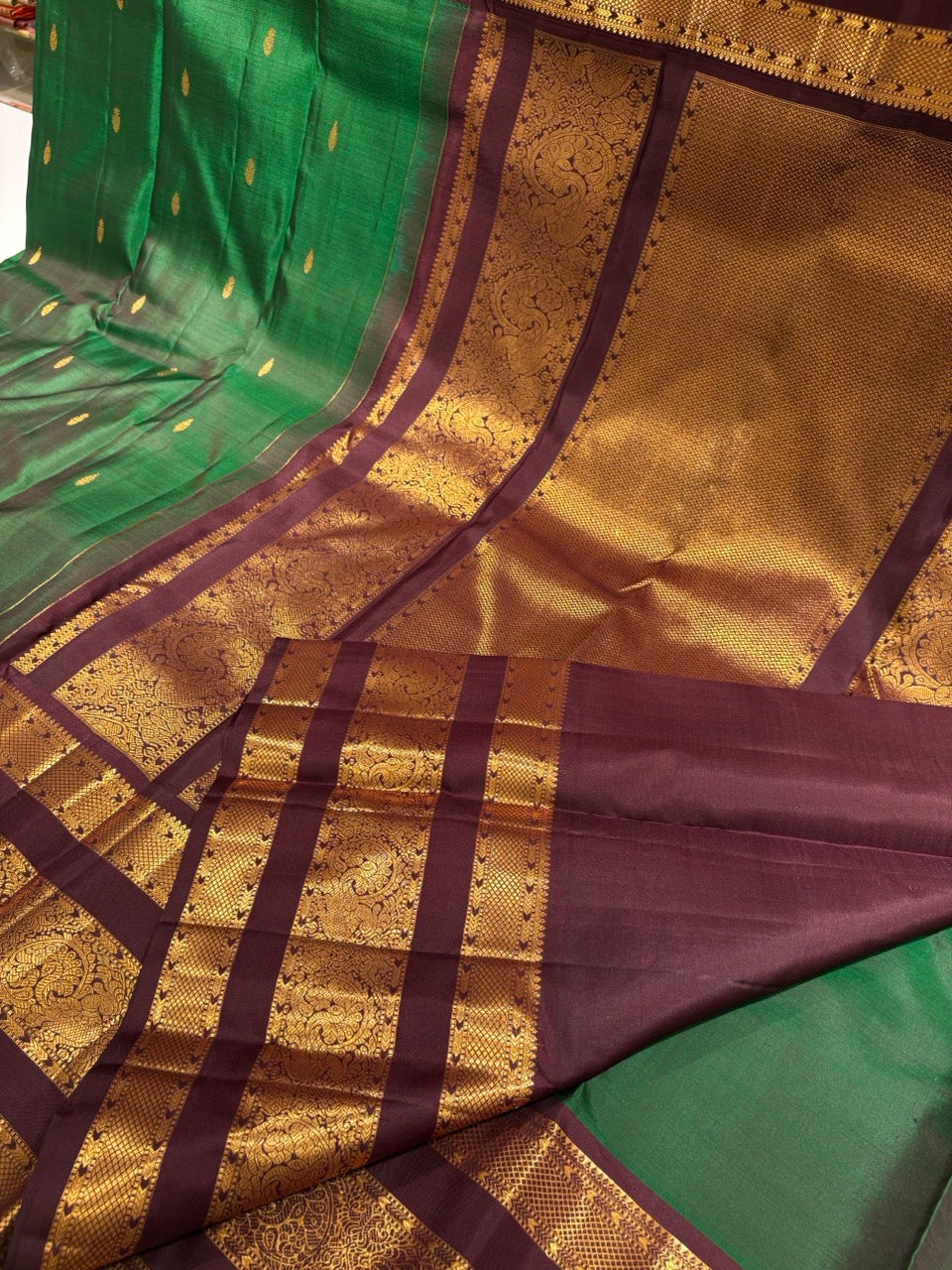 Green Colour Vintage Saree with Brown Border & Gold Zari