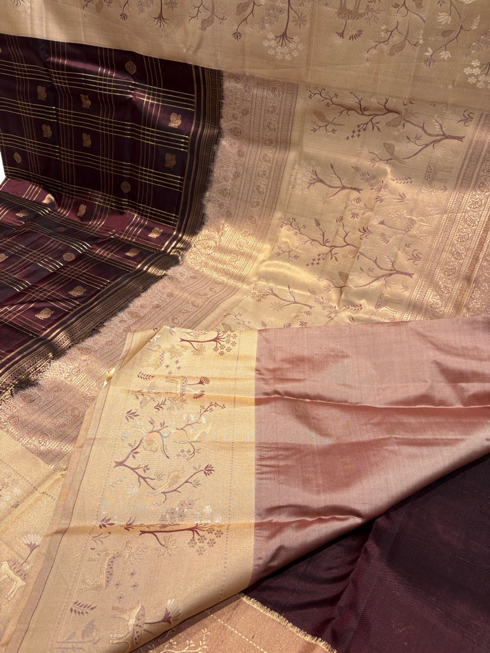 Luxurious Chocolate Brown Colour Pure Kanchipuram Silk Saree with Cream Fancy Border