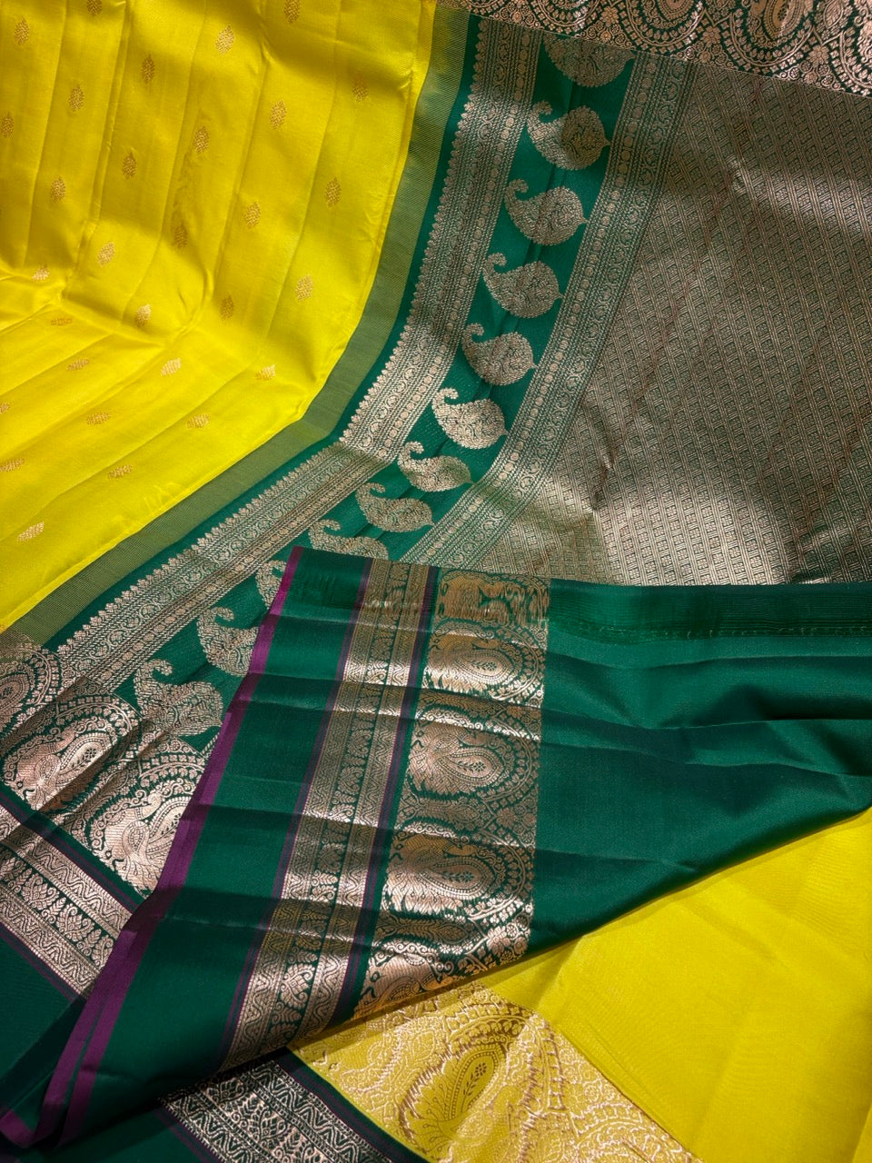 Lime Green Colour Leela Verse Pure Kanchipuram Silk Saree with Dark Green Contrast NSSL08