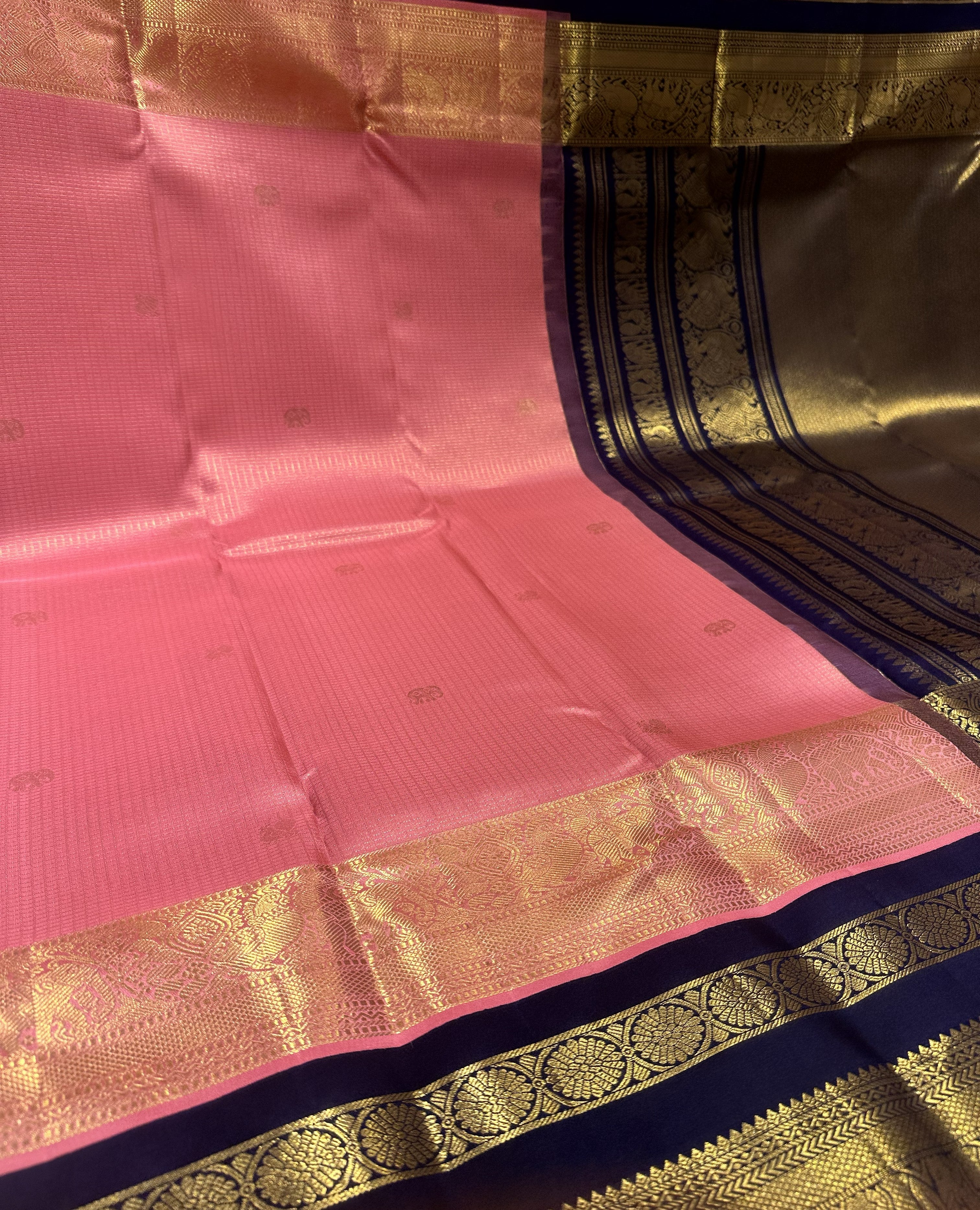 Graceful Baby Pink Leela Verse Kanjivaram Silk Saree with Navy Blue Contrast – Elegant Ethnic Wear