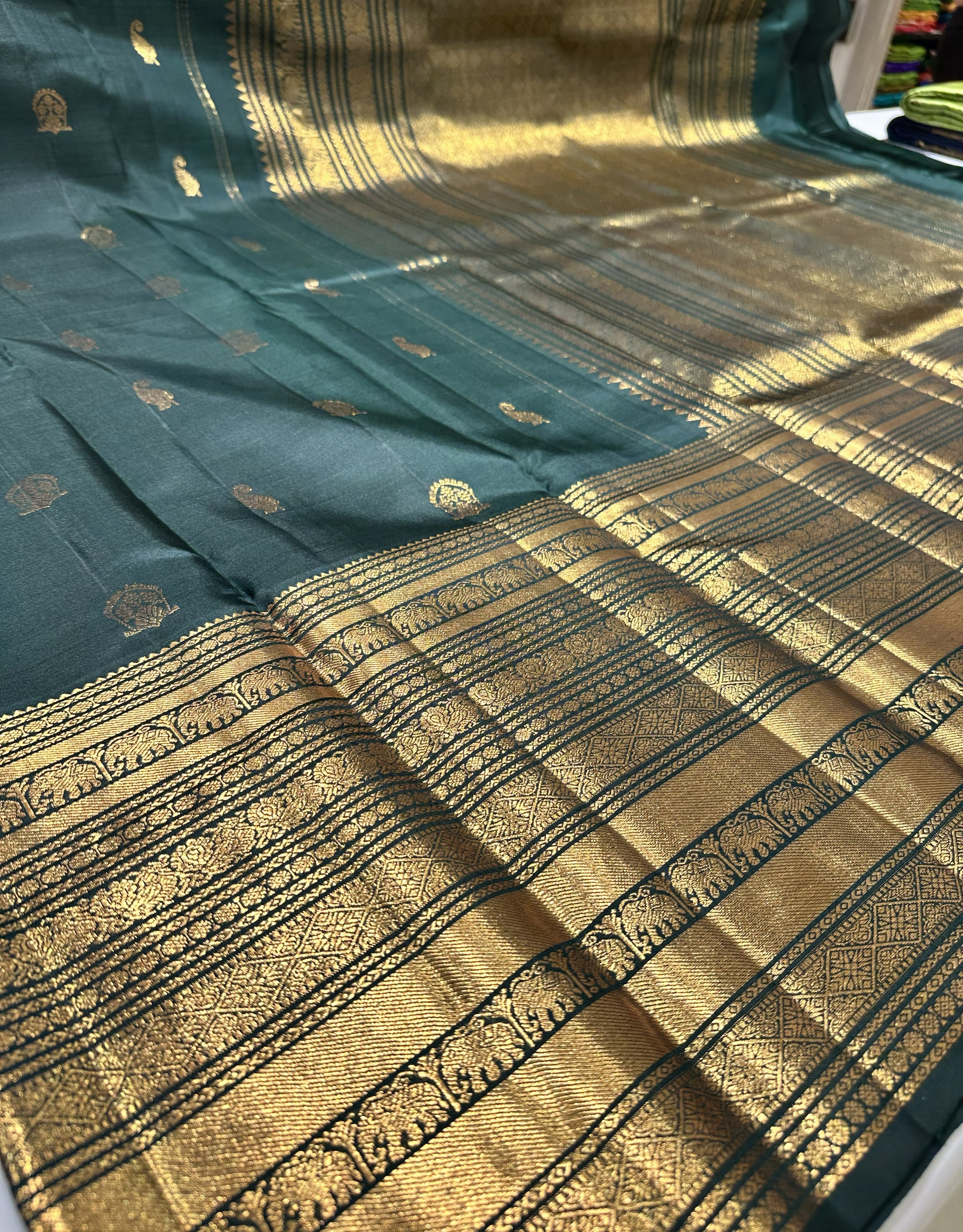 Exquisite Green Pure Kanchipuram Silk Saree With Rich Gold Zari