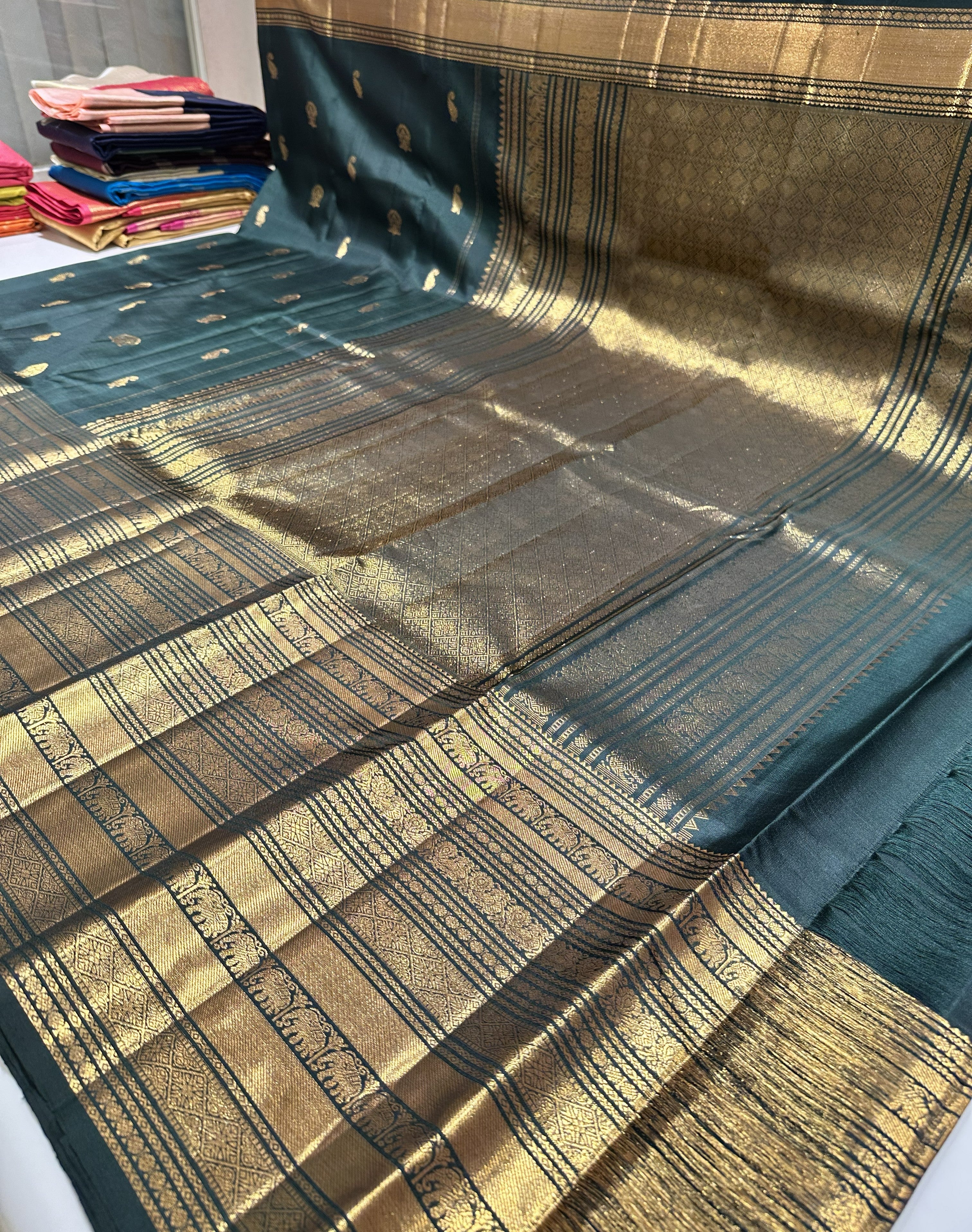 Exquisite Green Pure Kanchipuram Silk Saree With Rich Gold Zari