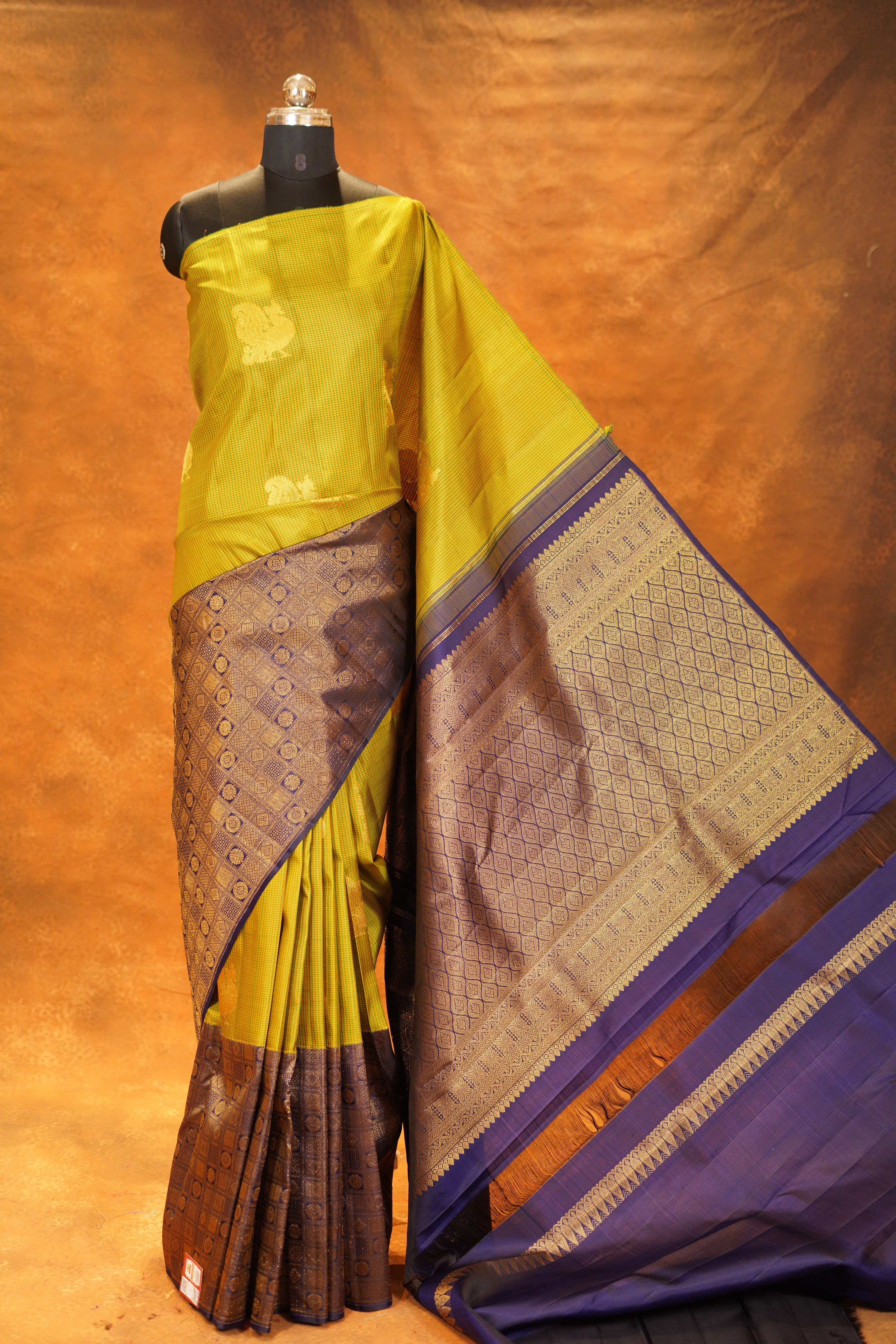 Ripe Green Colour Checked Pure Kanjivaram Silk Saree with Navy Blue Contrast