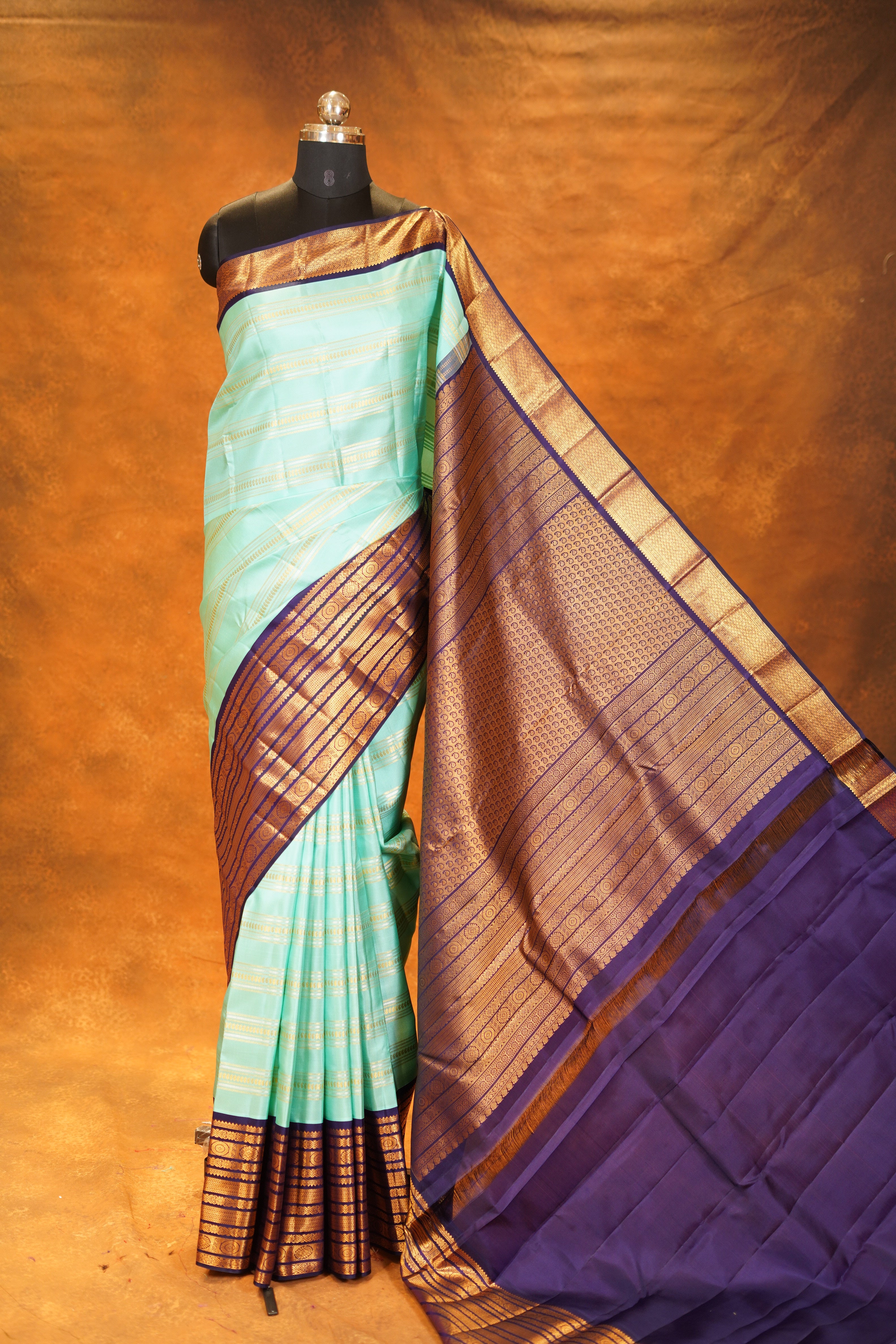 Aqua Blue Colour Pure Kanjivaram Silk Saree with Navy Blue Contrast