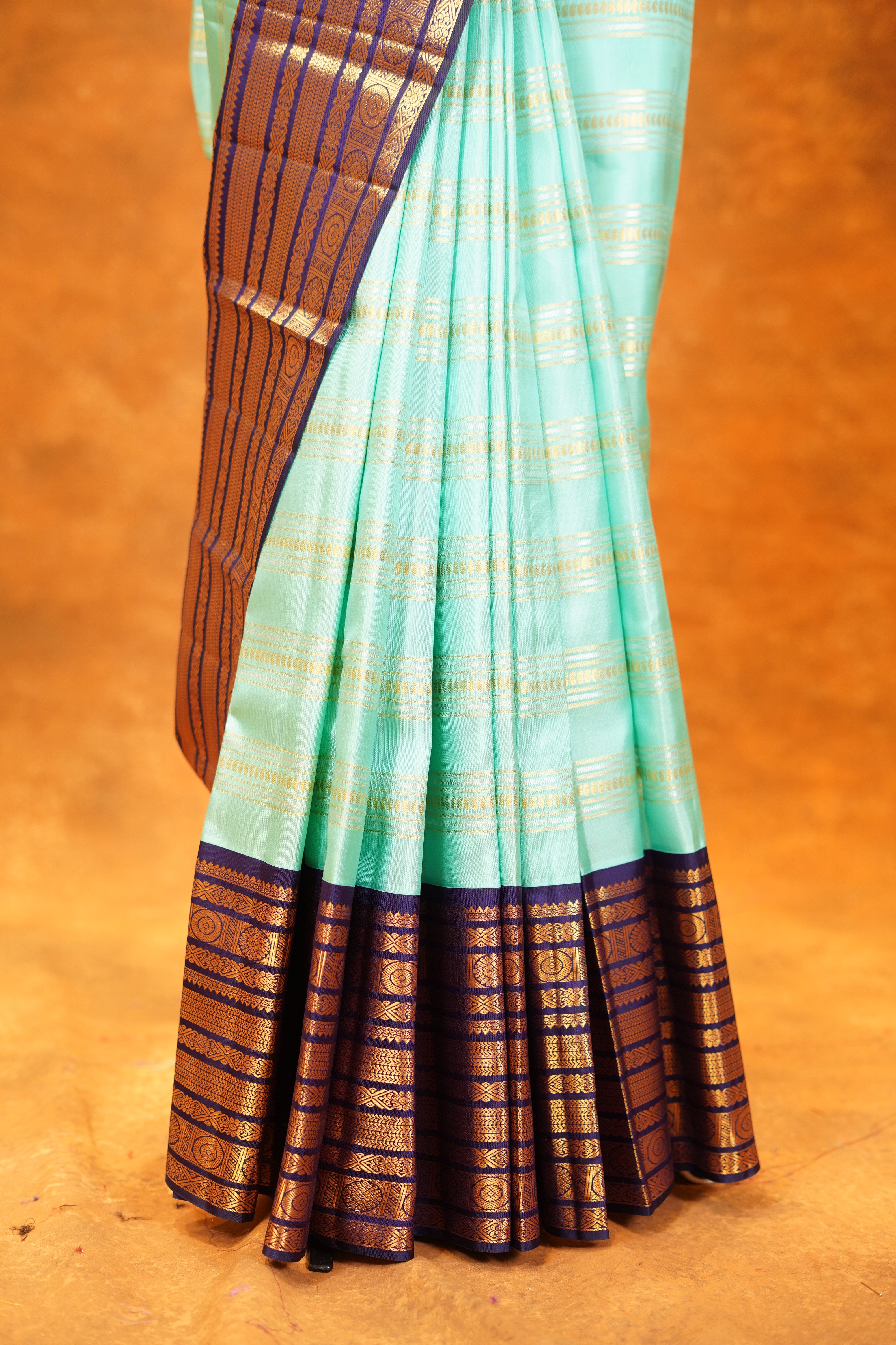 Aqua Blue Colour Pure Kanjivaram Silk Saree with Navy Blue Contrast
