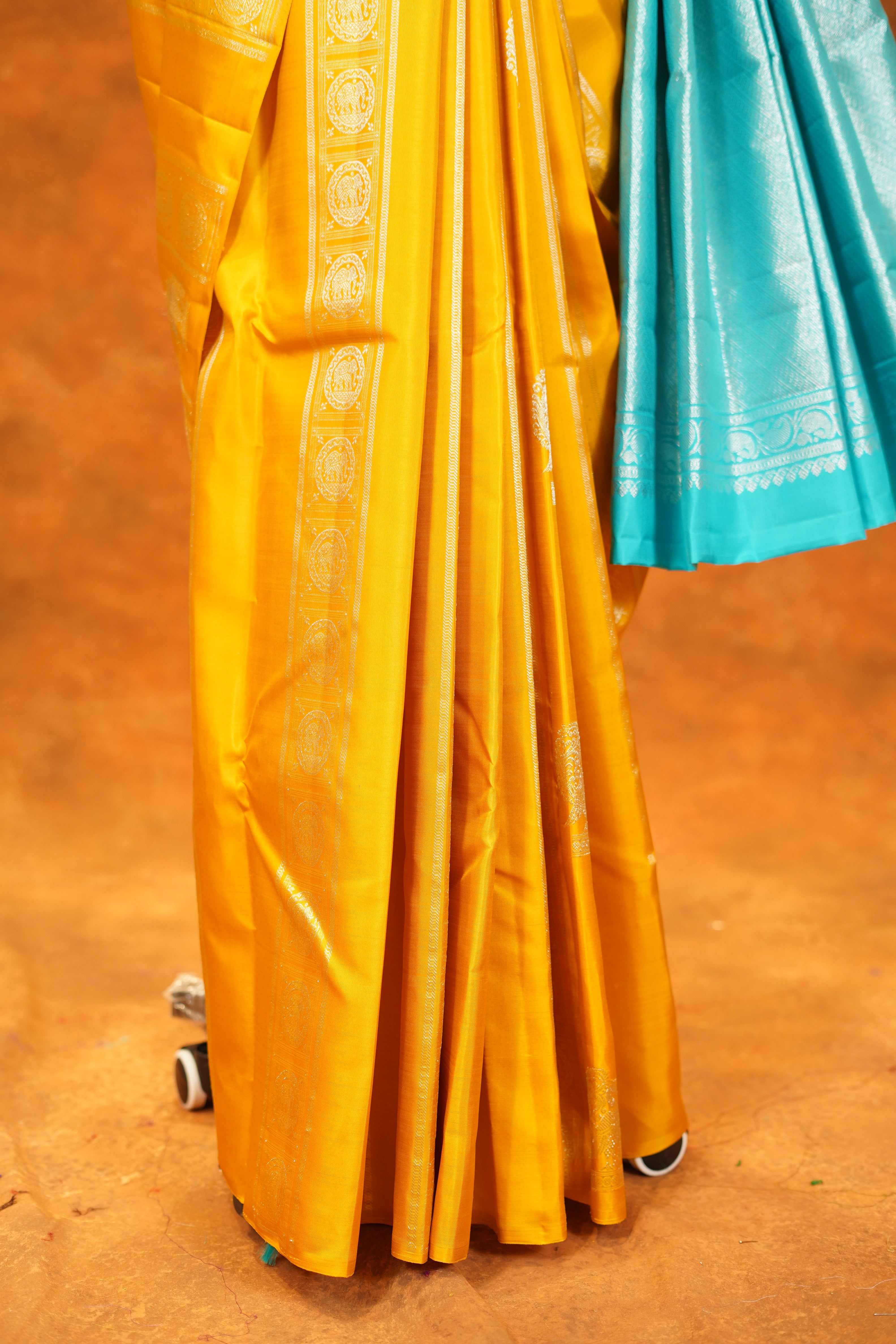 Elegant Yellow Colour Pure Kanjivaram Silk Saree With Sky Blue Contrast