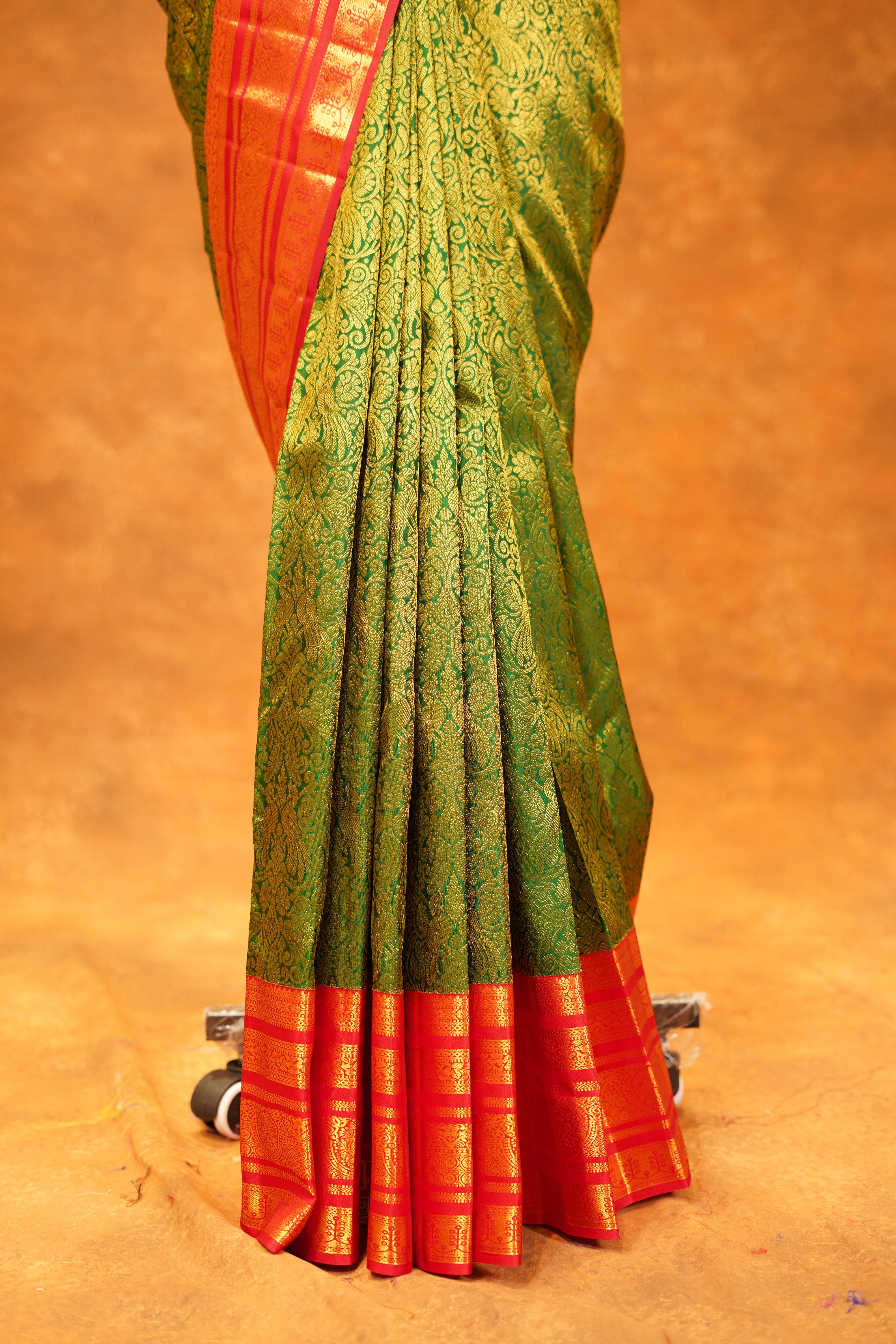 Bottle Green Colour Pure Kanjivaram Brocade Silk Saree with Red Contrast