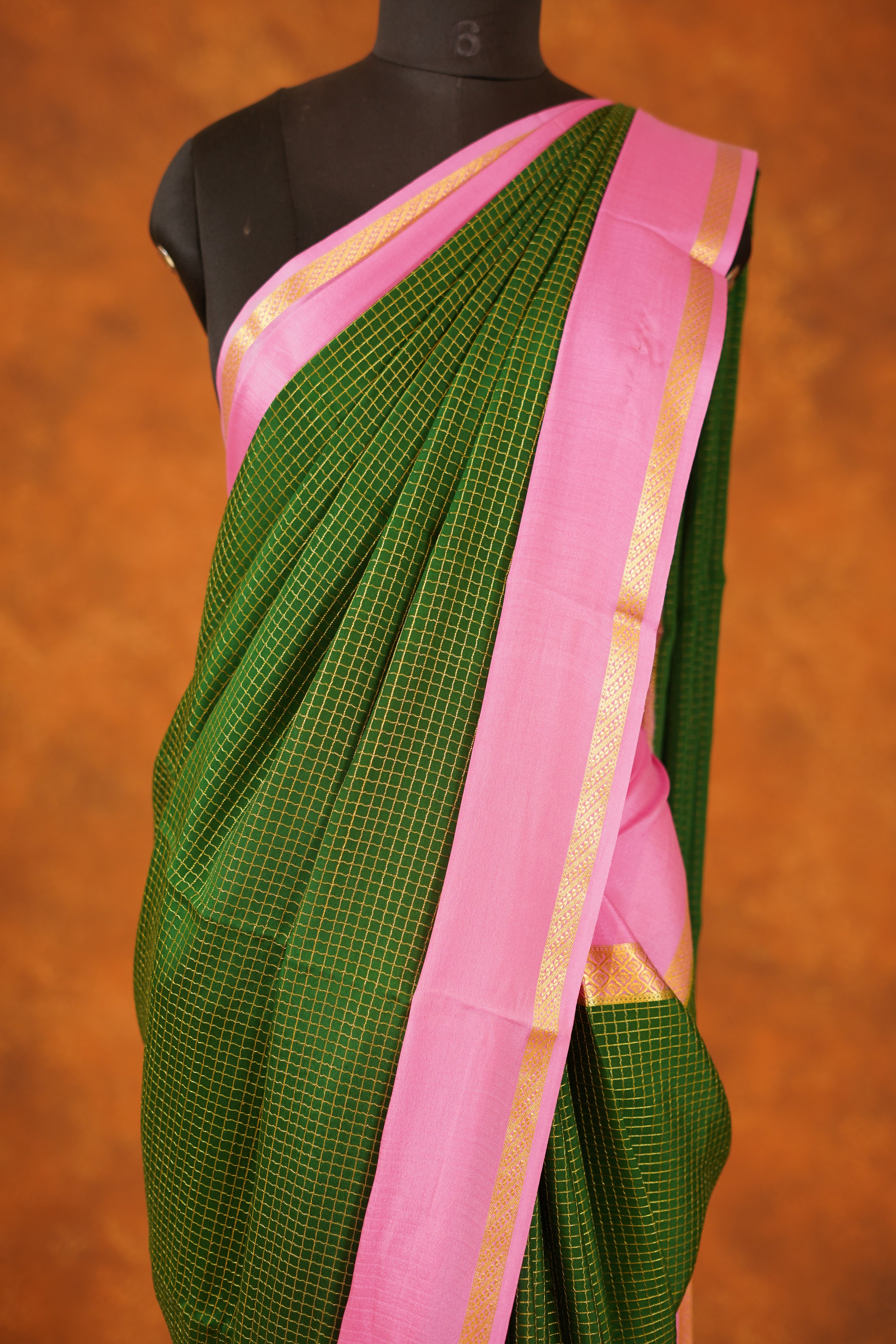 Bottle Green colour 120 GSM Pure Mysore Silk Saree With Pale Pink Contrast