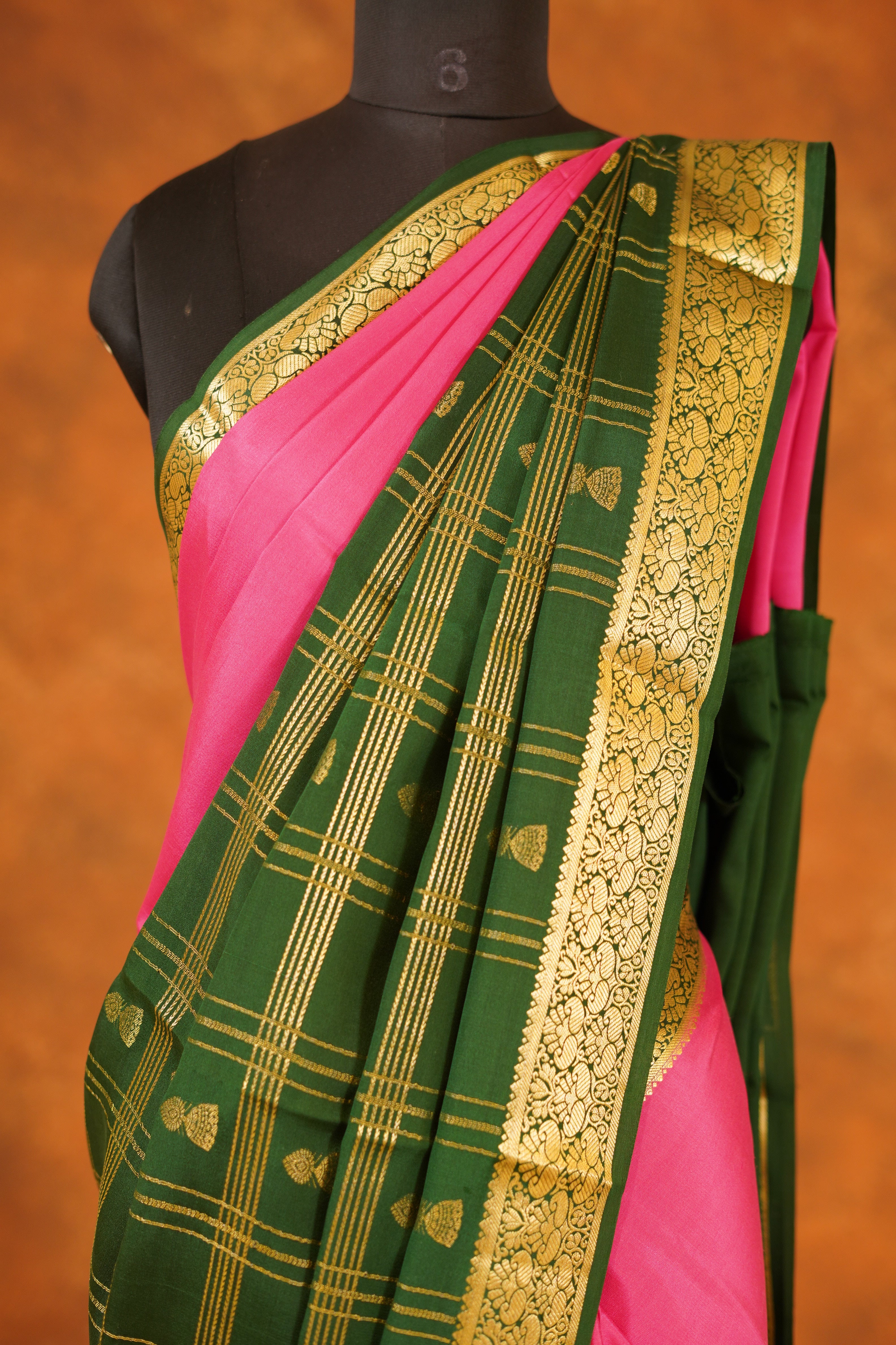 Cotton pink shaded 120 GSM Pure 2D Mysore Silk Saree with Dark Green Contrast