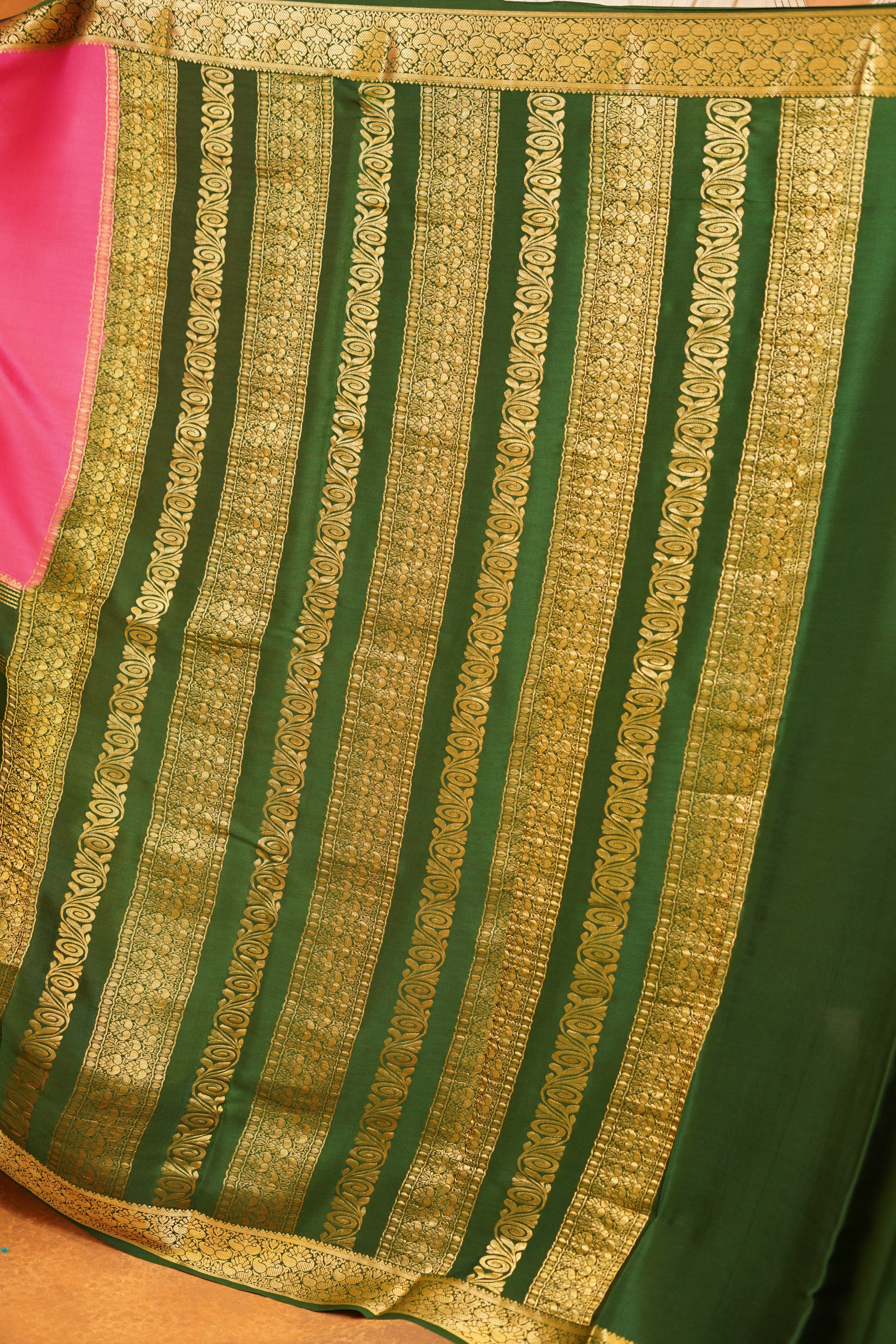 Cotton pink shaded 120 GSM Pure 2D Mysore Silk Saree with Dark Green Contrast